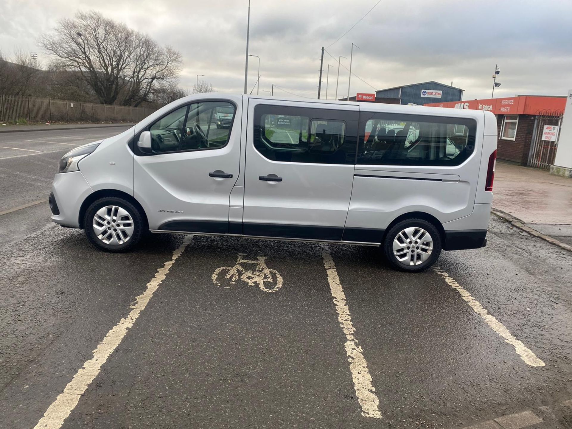 2017 67 RENAULT TRAFFIC SPORT MINIBUS - 141K MILES - 9 SEATS - AIR CON - ALLOY WHEELS - Image 7 of 14