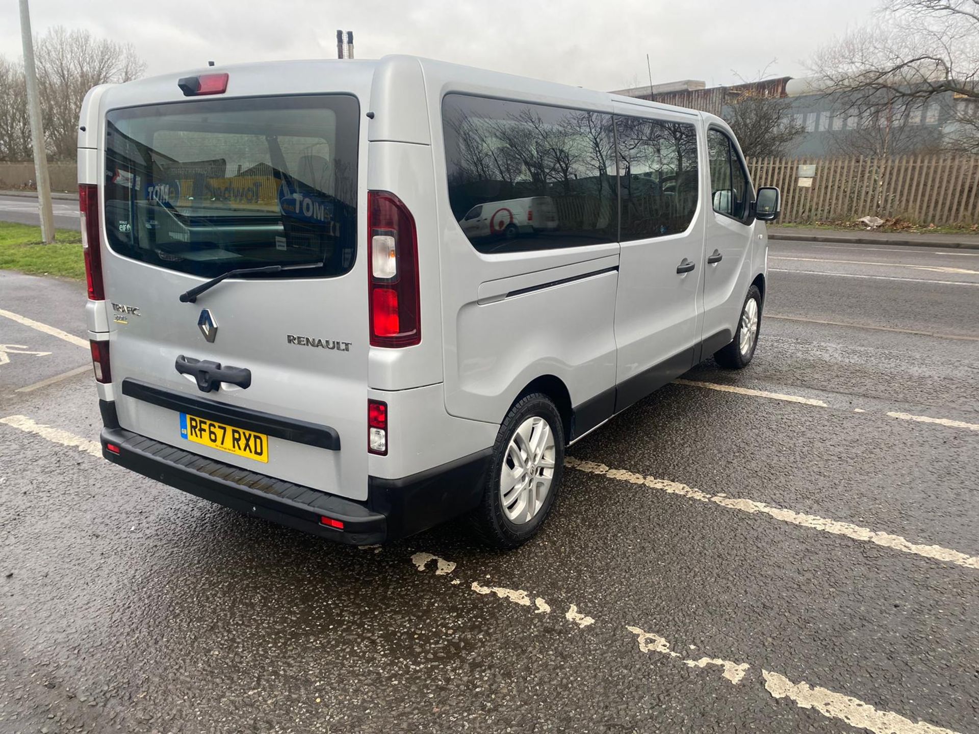 2017 67 RENAULT TRAFFIC SPORT MINIBUS - 141K MILES - 9 SEATS - AIR CON - ALLOY WHEELS - Image 4 of 14