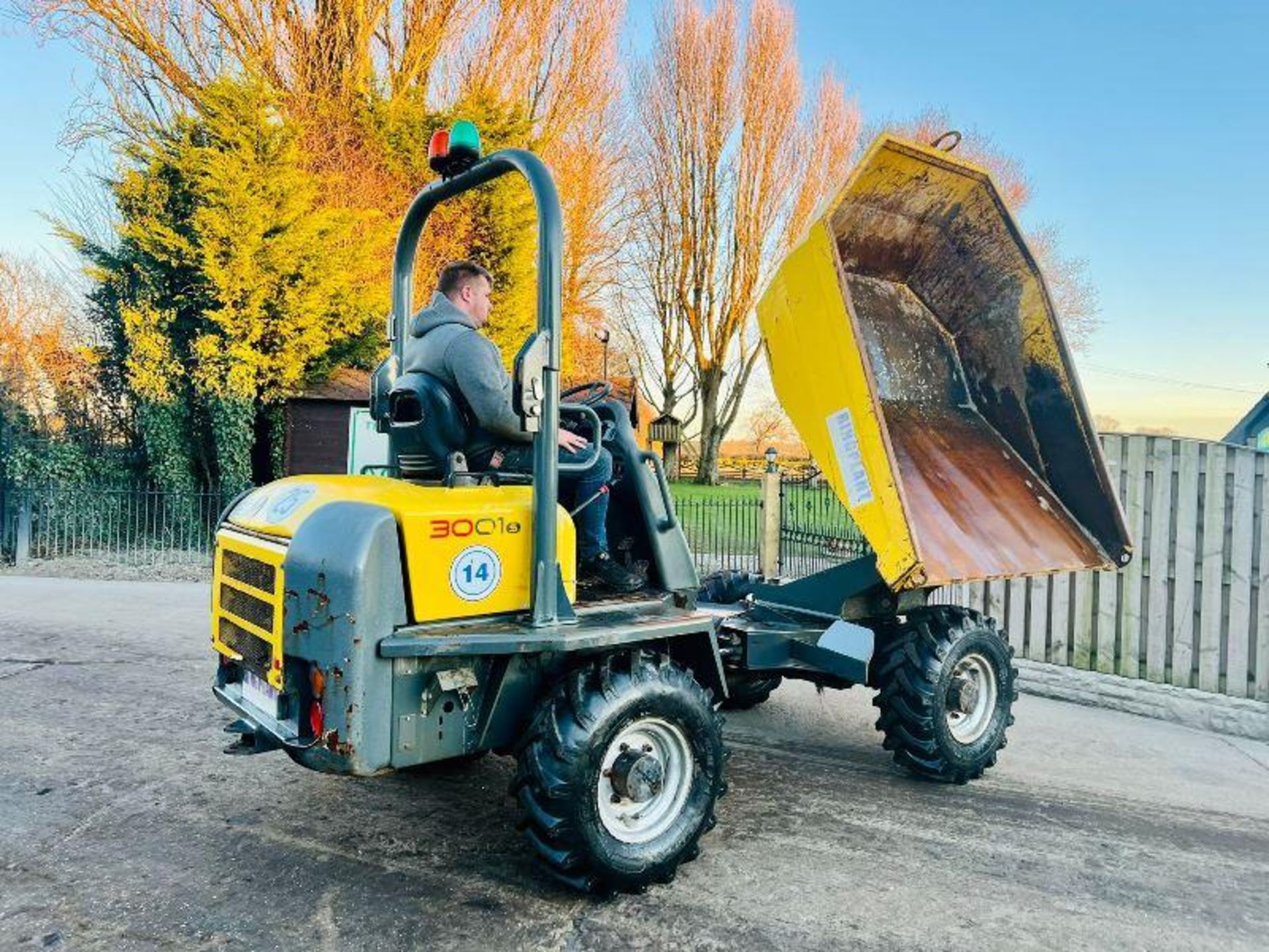 WACKER NEUSON 3001S 4WD SWIVEL TIP DUMPER *YEAR 2012, 1809 HOURS* - Bild 4 aus 16