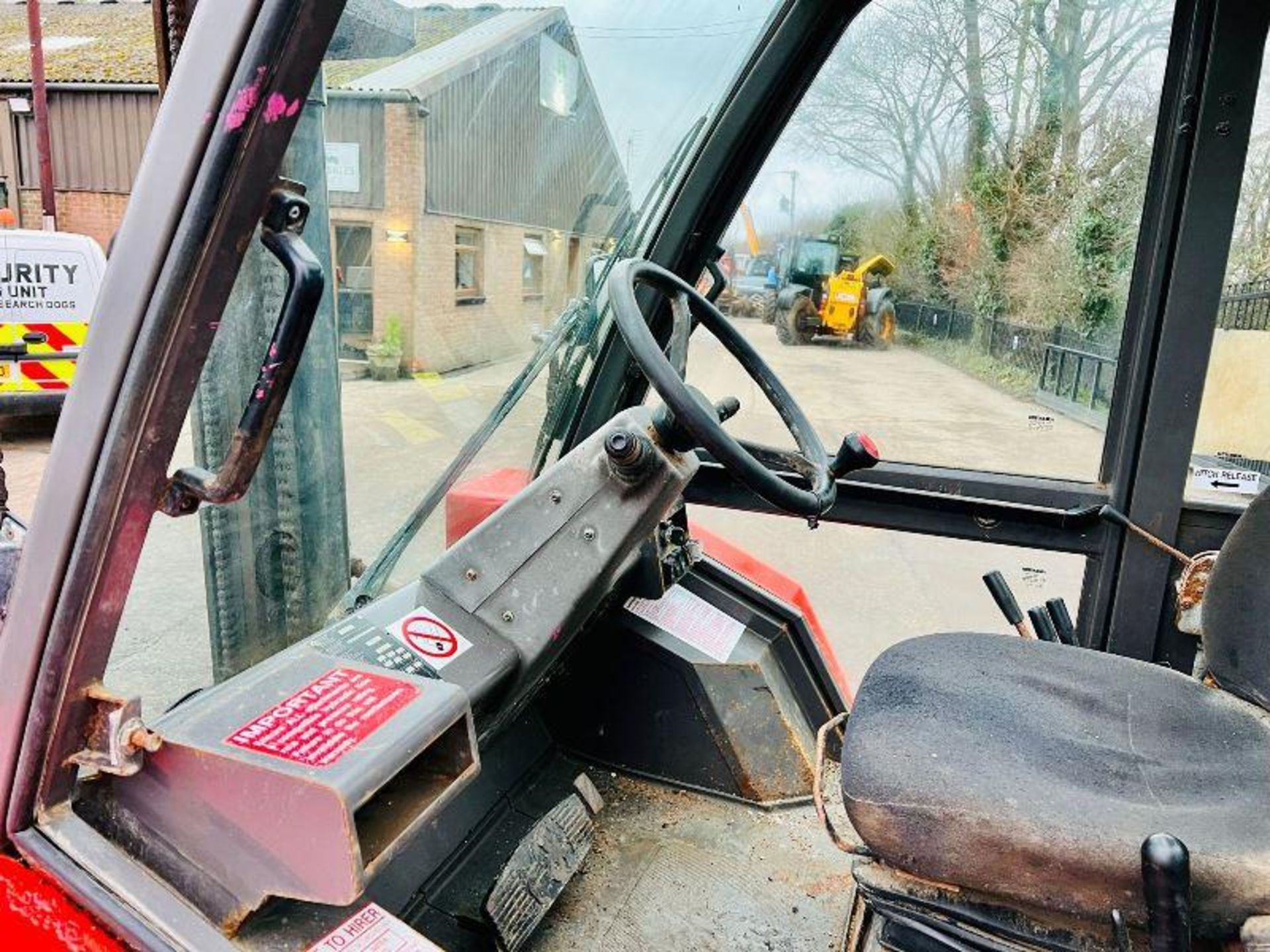 MANITOU M26-4 ROUGH TERRIAN 4WD FORKLIFT *YEAR 2014* C/W PICK UP HITCH  - Image 3 of 14