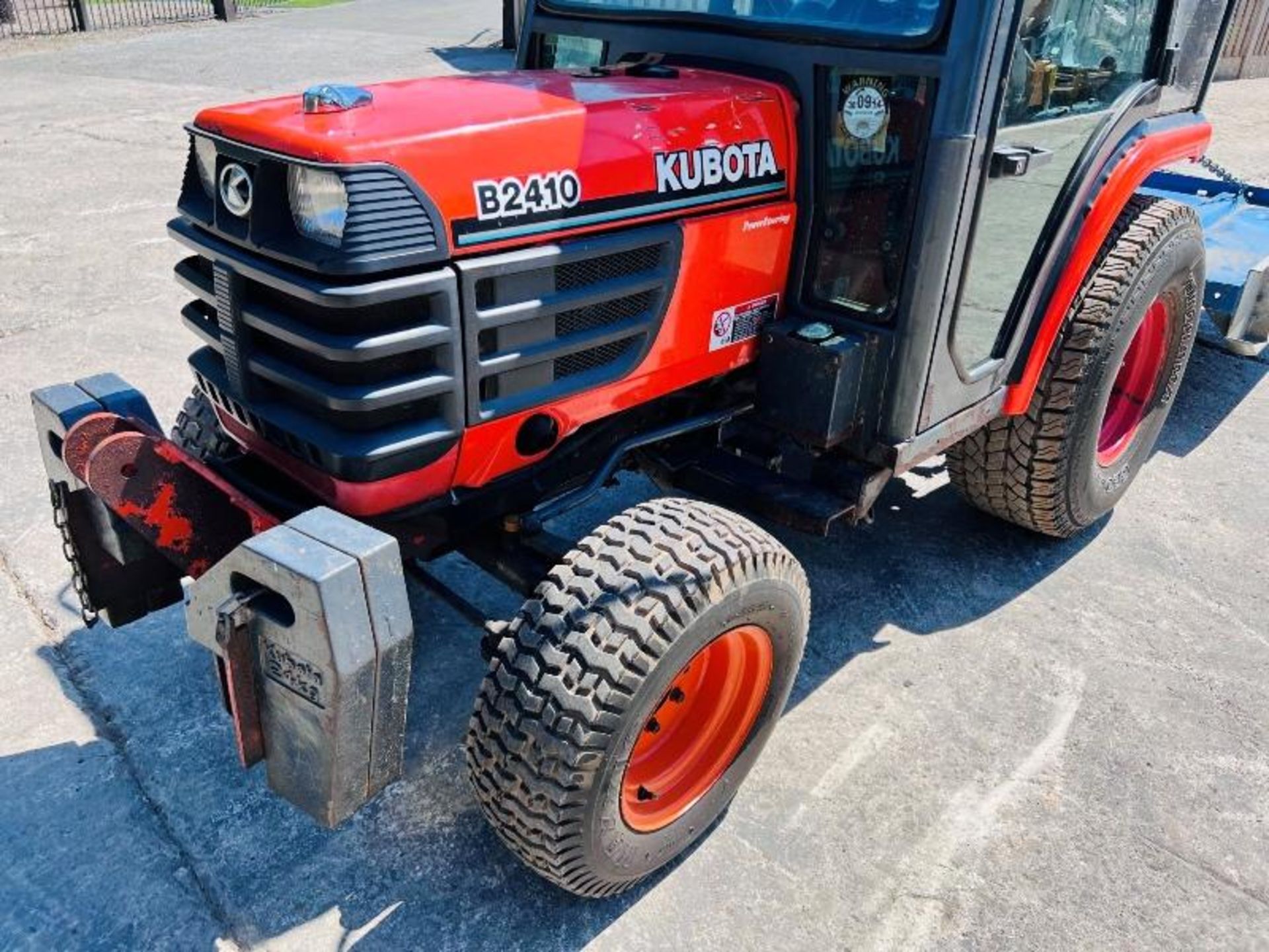 KUBOTA B2410 4WD COMPACT TRACTOR C/W FLEMMING TOPPER & FRONT WEIGHTS - Bild 11 aus 18