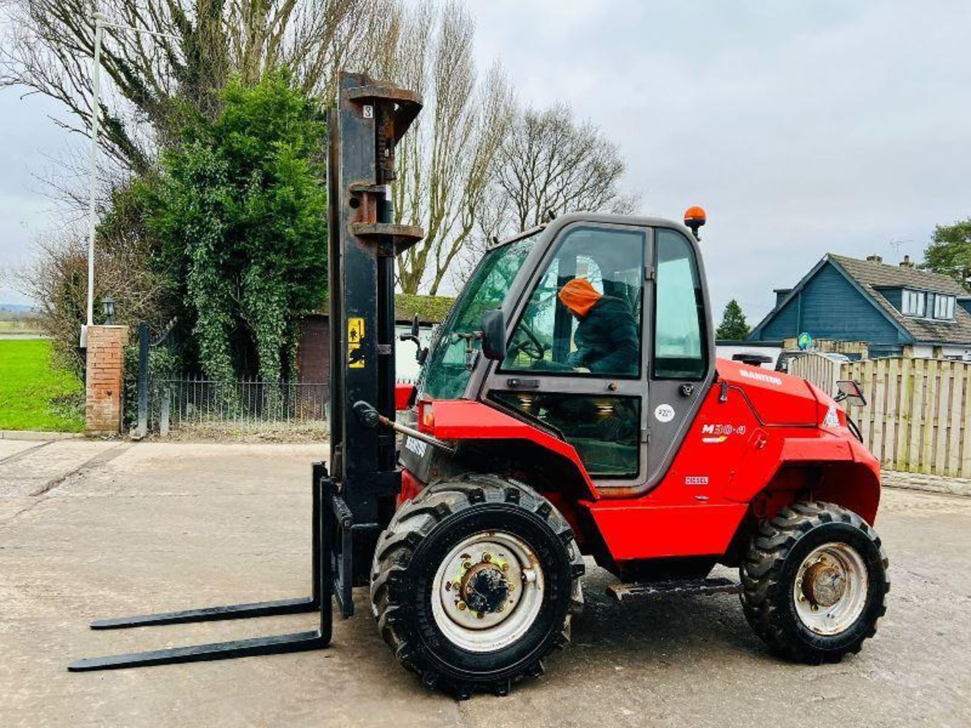 MANITOU M26-4 ROUGH TERRIAN 4WD FORKLIFT *YEAR 2014* C/W PICK UP HITCH  - Image 13 of 14