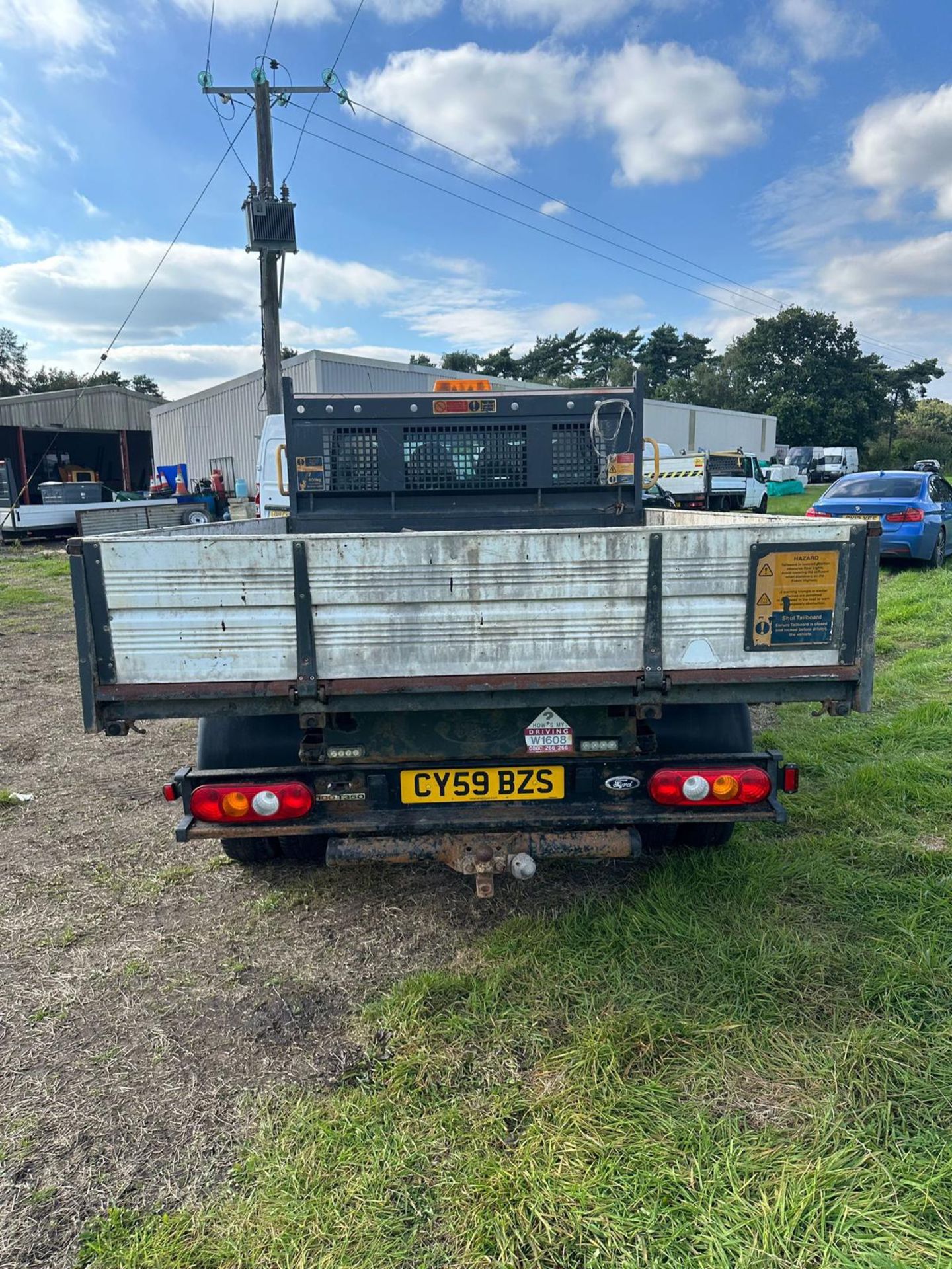 2009 59 FORD TRANSIT CREW CAB TIPPER - STARTS AND RUNS BUT DOESN’T DRIVE - REAR AXLE FAULTY - Image 7 of 10