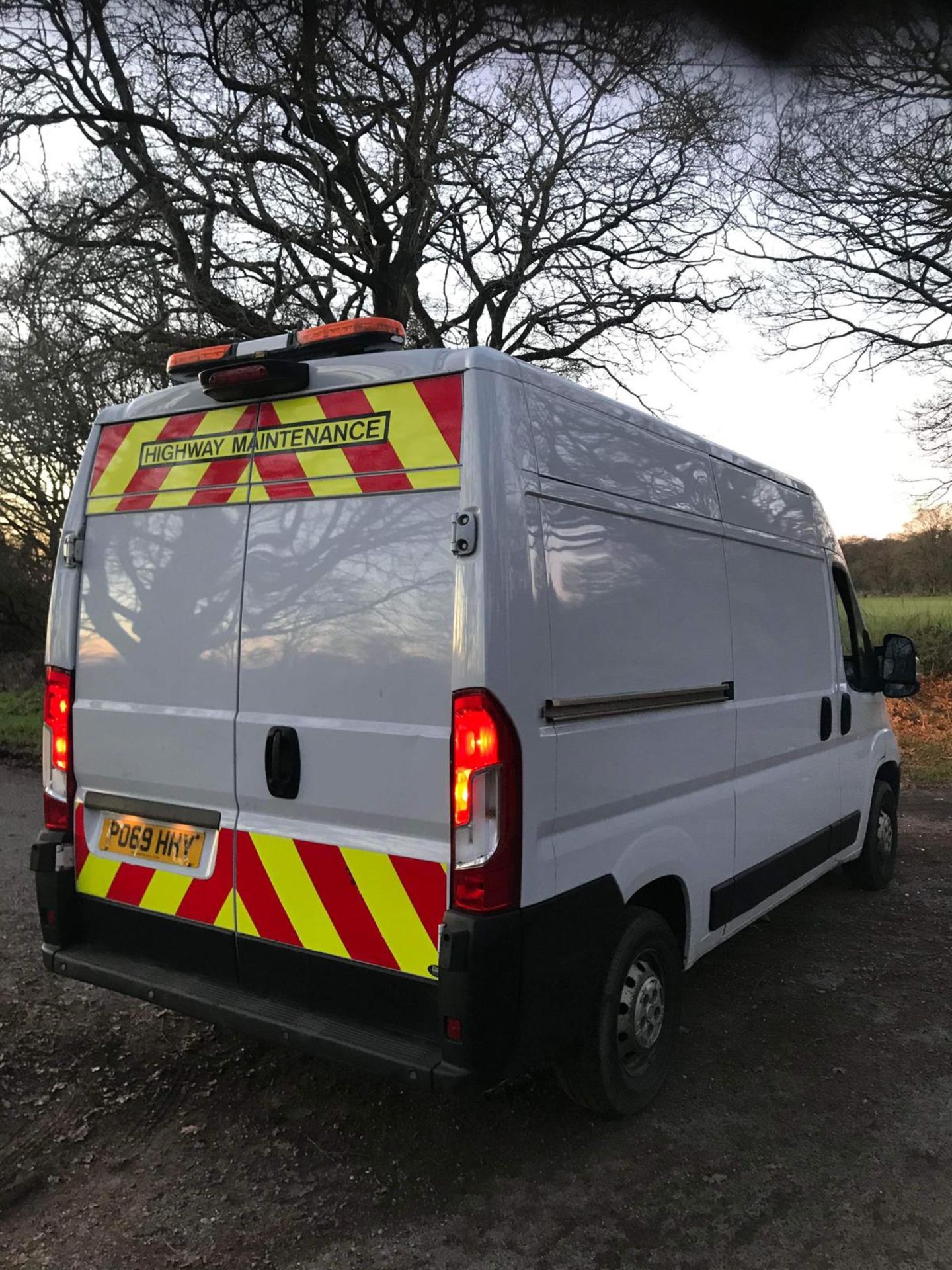 2019 69 FIAT DUCATO PANEL VAN - 113K MILES - EURO 6 - TWIN SIDE DOORS - MWB - 3 SEATS - Image 3 of 5