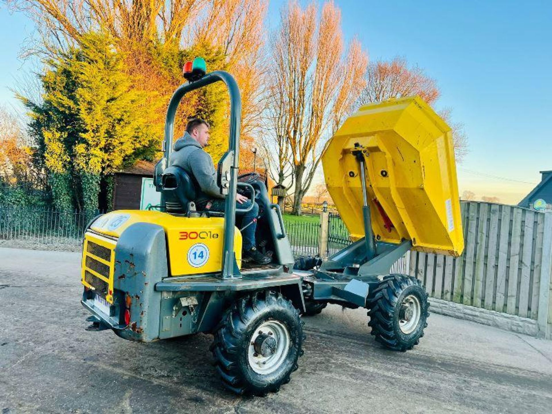 WACKER NEUSON 3001S 4WD SWIVEL TIP DUMPER *YEAR 2012, 1809 HOURS* - Bild 3 aus 16