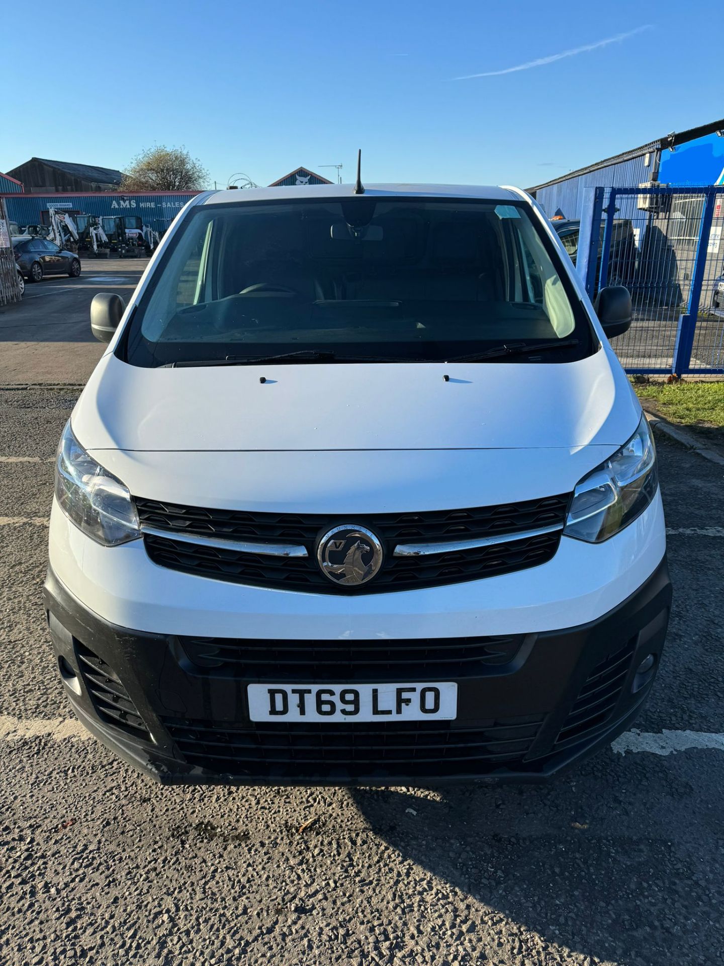 2019 69 VAUXHALL VIVARO PANEL VAN - 2.0 6 SPEED - 58K MILES - EURO 6 - Image 2 of 13