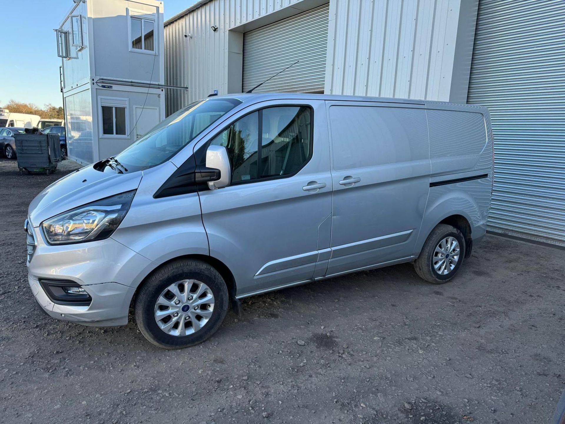 2020 70 FORD TRANSIT CUSTOM LIMITED PANEL VAN - 53K MILES - AIR CON - PLY LINED - ALLOY WHEELS - Image 3 of 8