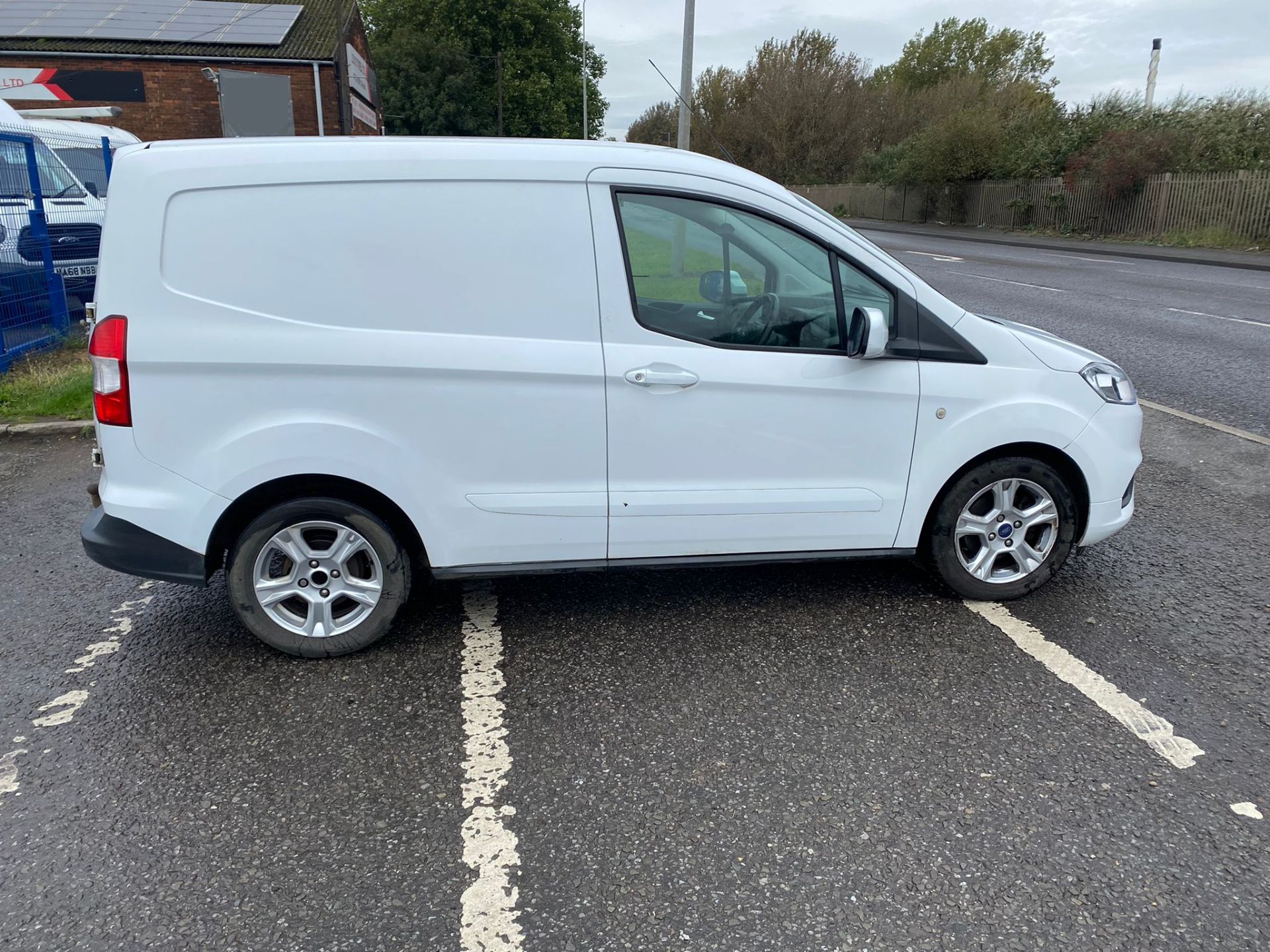 2019 19 FORD TRANSIT COURIER LIMITED PANEL VAN - ALLOY WHEELS - AIR CON - EURO 6. - Bild 8 aus 10