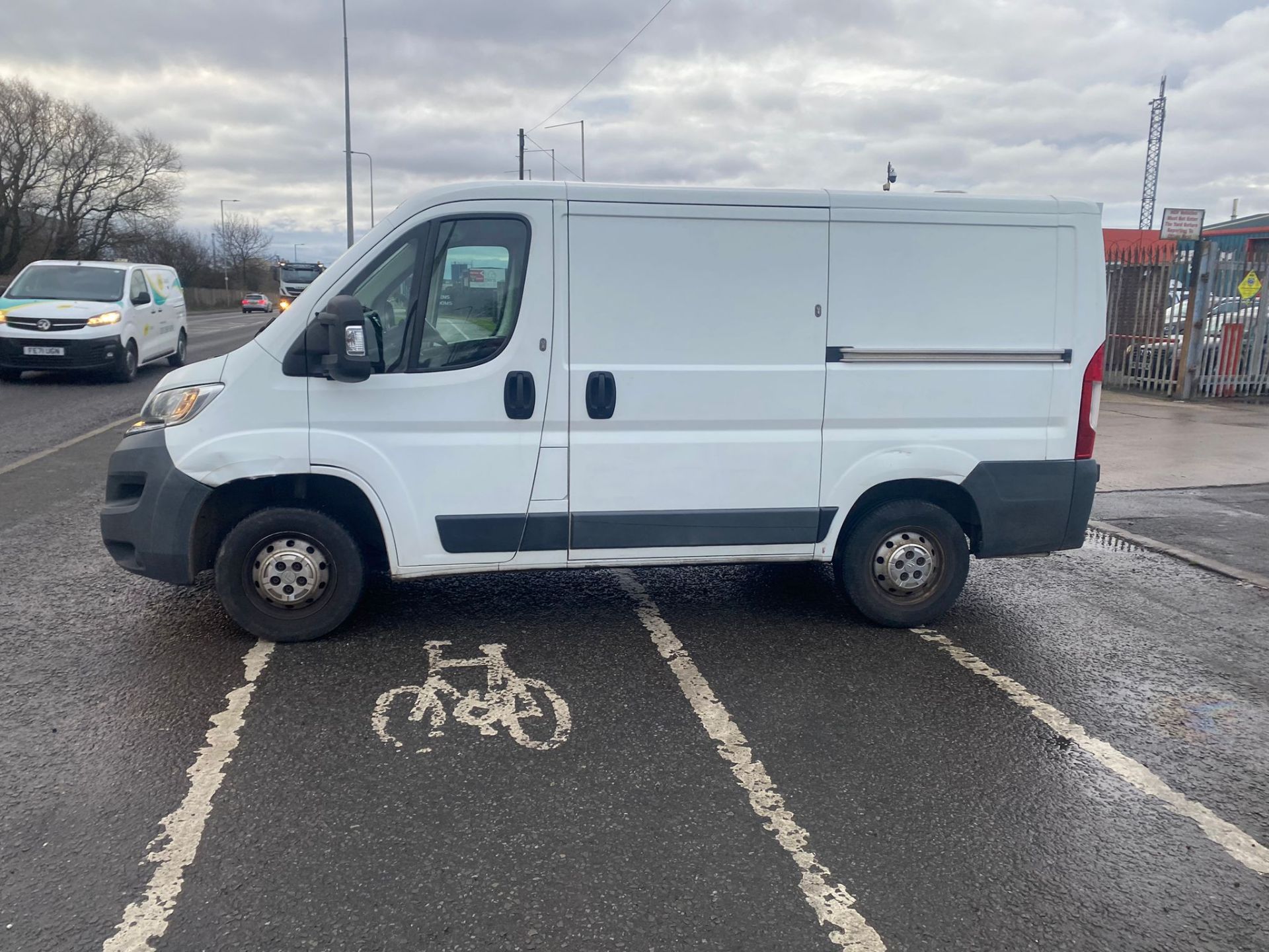 2015 65 Peugeot boxer panel van - 129k miles - tow bar - ply lined - Image 4 of 10