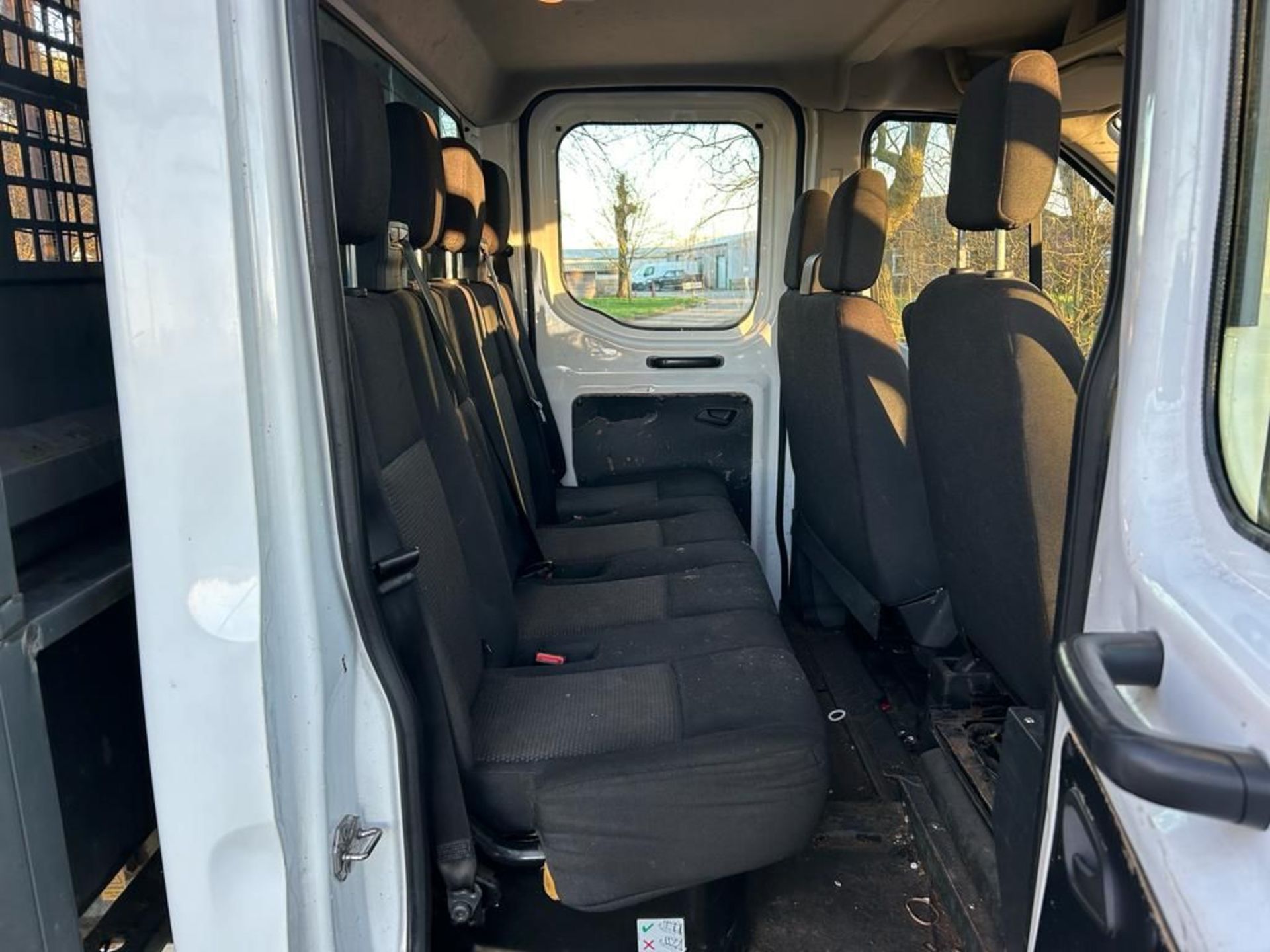 2017 17 FORD TRANSIT CREW CAB CAGED TIPPER - 66K MILES - 7 SEATS - EURO 6 - Image 5 of 15