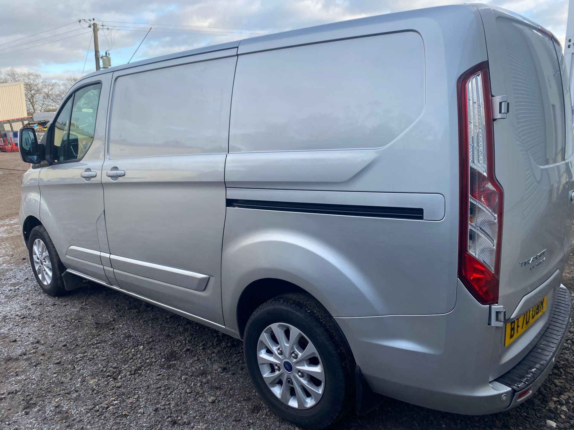 2020 70 FORD TRANSIT CUSTOM LIMITED PANEL VAN - 58K MILES - AIR CON - PLY LINED - ALLOY WHEELS - Image 4 of 6