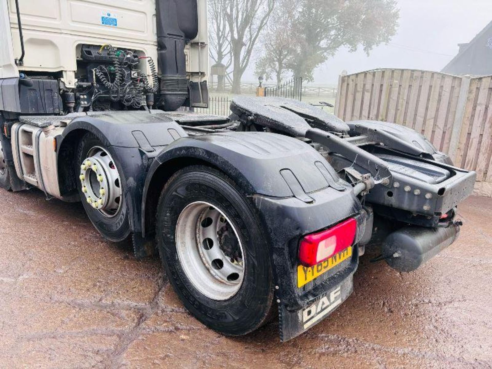 DAF XF510 6X2 TRACTOR UNIT *YEAR 2016, MOT'D TILL APRIL 2024* - READING 700328 KMS - Bild 2 aus 18