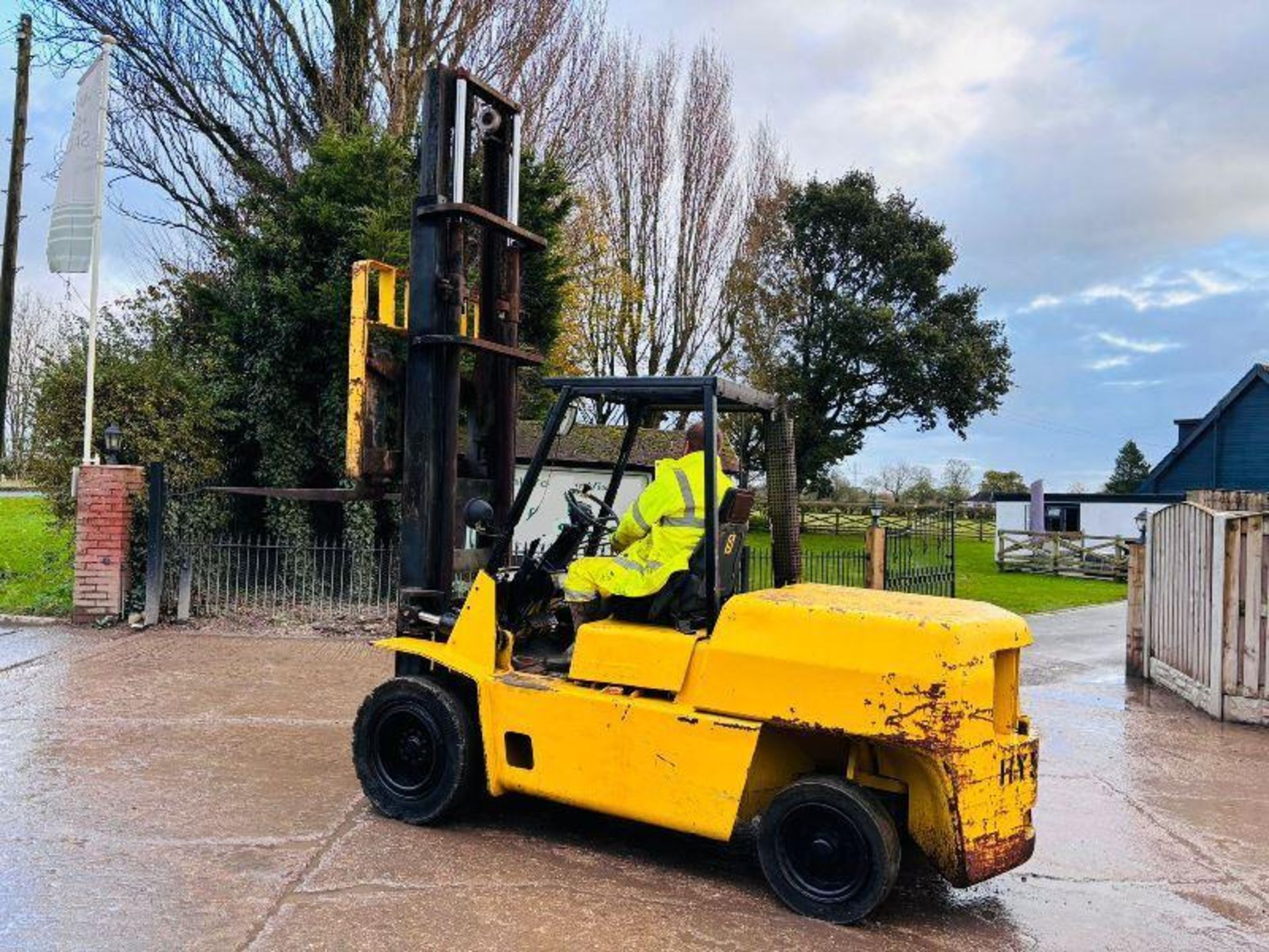 HYSTER DIESEL FORKLIFT C/W 2 STAGE MAST & PERKINS ENGINE - Bild 10 aus 11