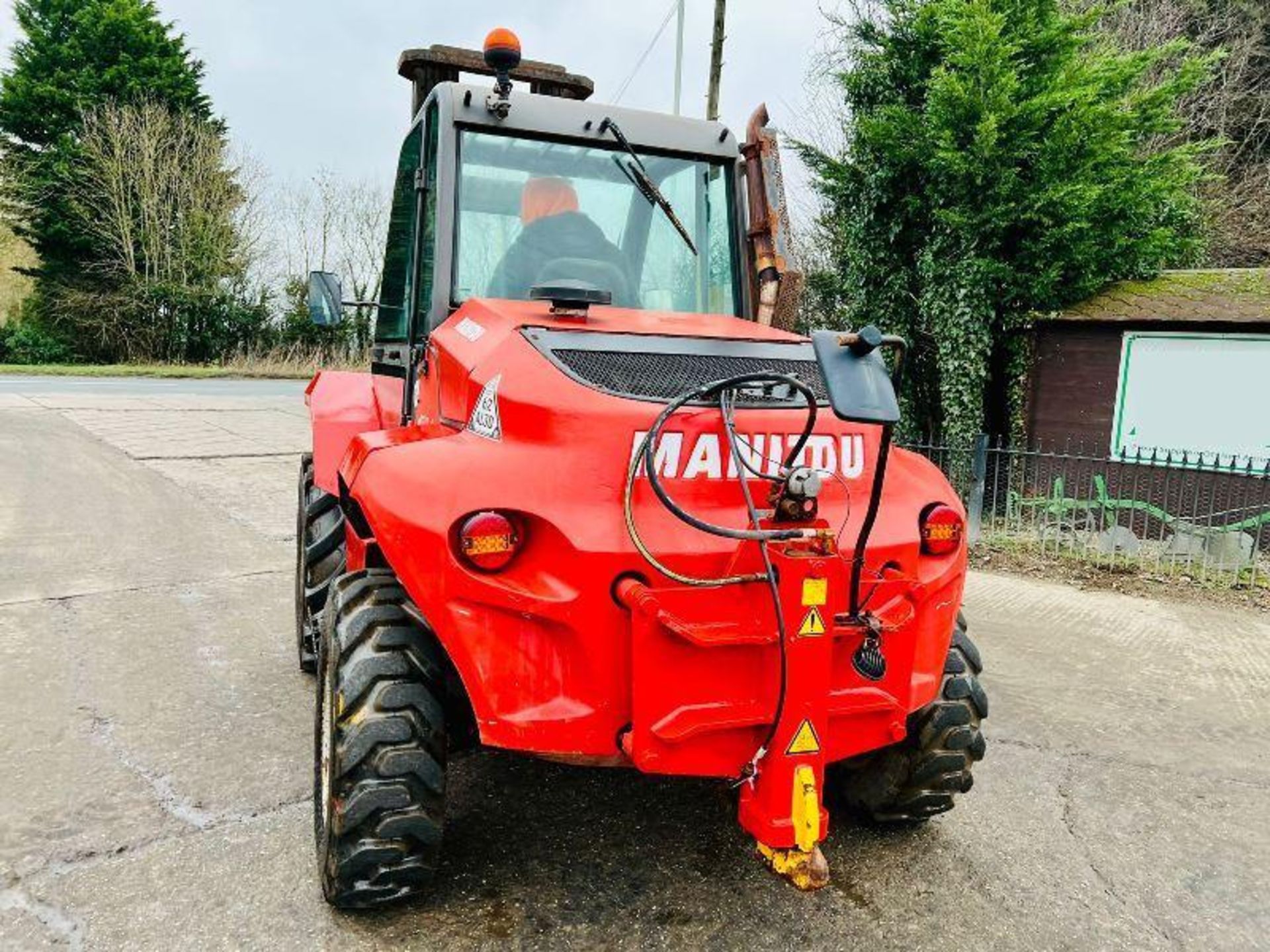 MANITOU M26-4 ROUGH TERRIAN 4WD FORKLIFT *YEAR 2014* C/W PICK UP HITCH  - Image 11 of 14
