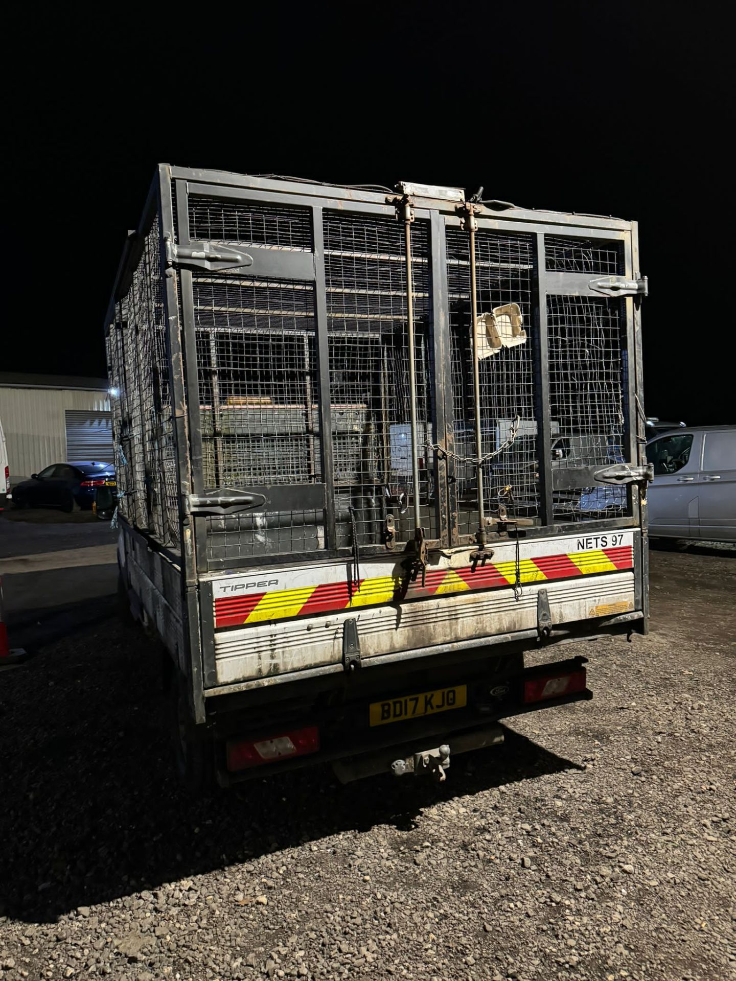 2017 17 FORD TRANSIT CREW CAB CAGED TIPPER - 71K MILES - EURO 6 - 7 SEATS - Image 3 of 8