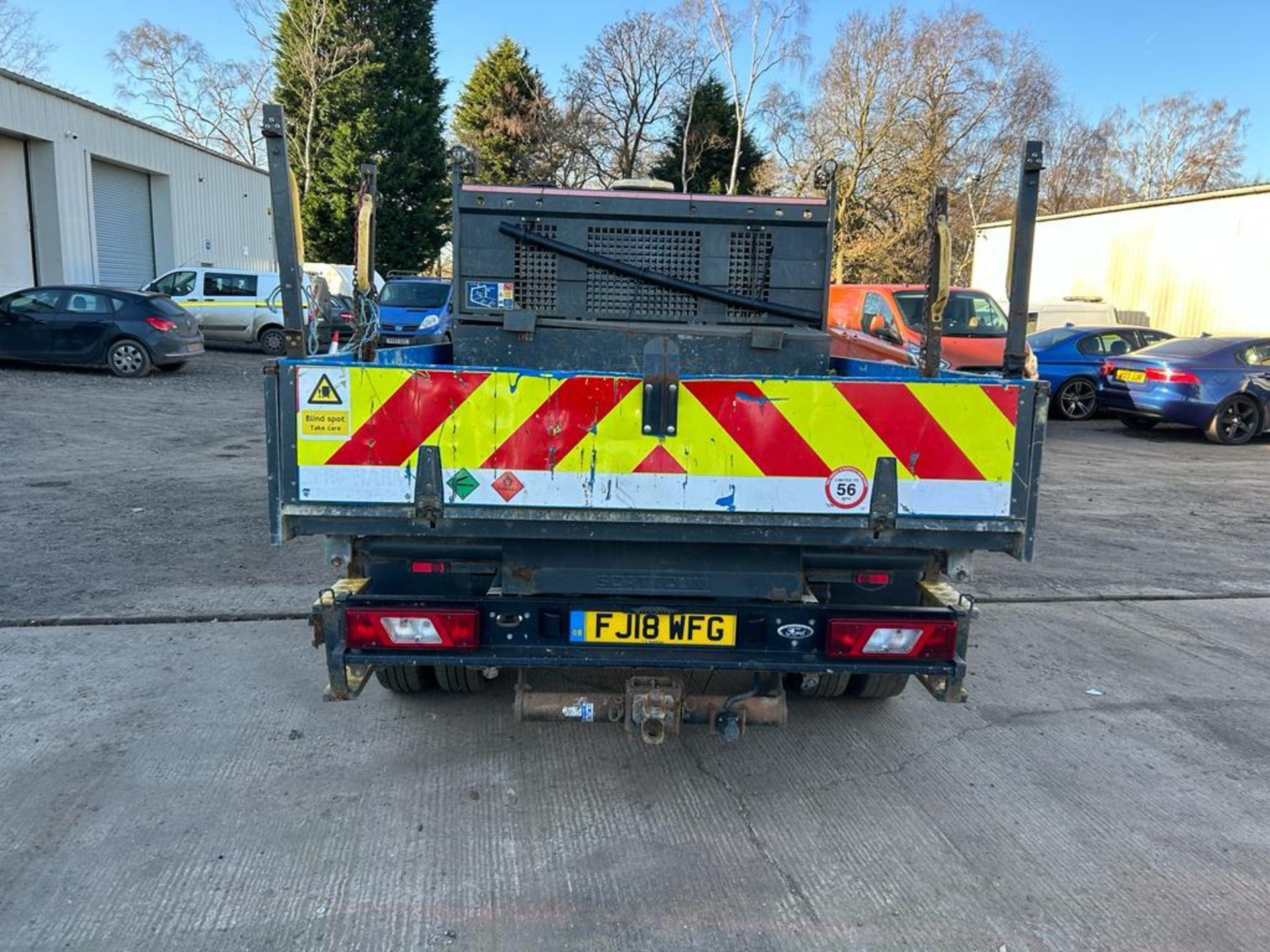 2018 18 FORD TRANSIT 470 TIPPER - 90K MILES - 4.7 TON GROSS - 3 SEATS - RARE TIPPER - TOWBAR  - Image 4 of 11