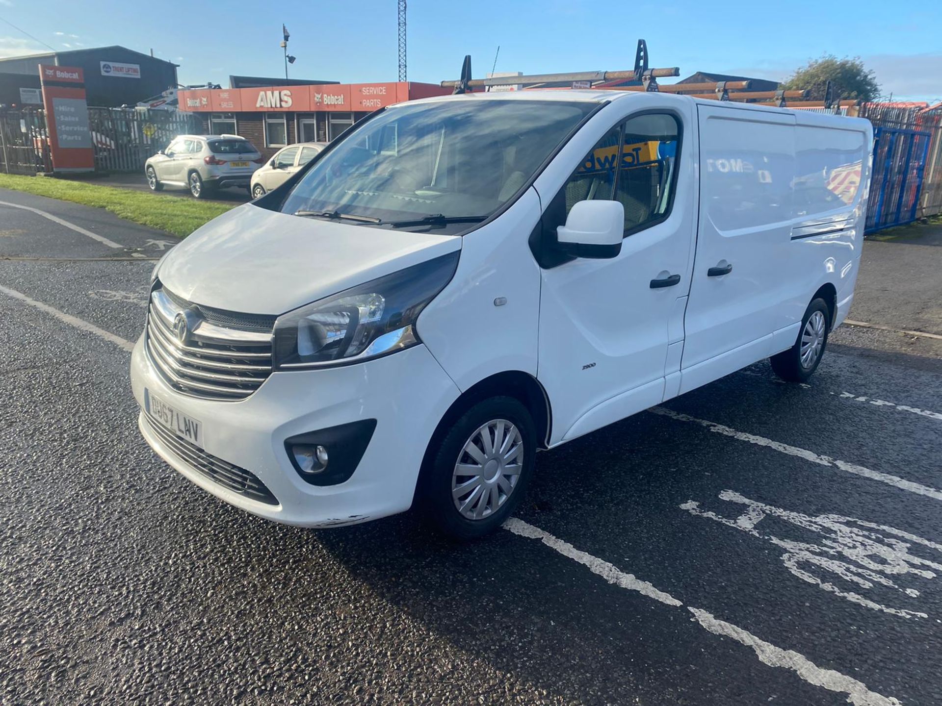 2017 67 VAUXHALL VIVARO SPORTIVE LWB PANEL VAN -123K MILES - EURO 6 - AIR CON. - Image 3 of 10