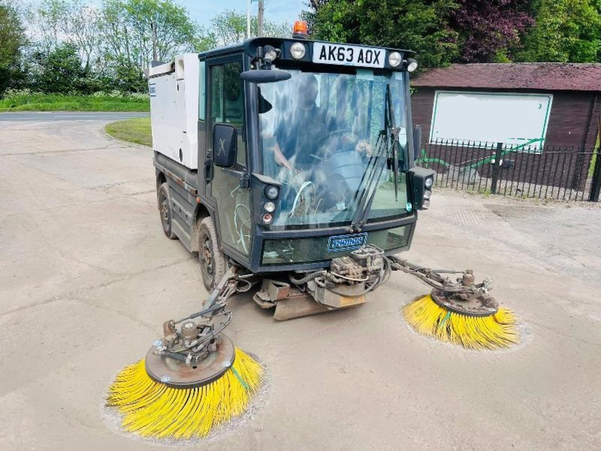 SCHMIDT SWINGO 200 4X2 ROAD SWEEPER *YEAR 2013* C/W AC CABIN - Bild 12 aus 17