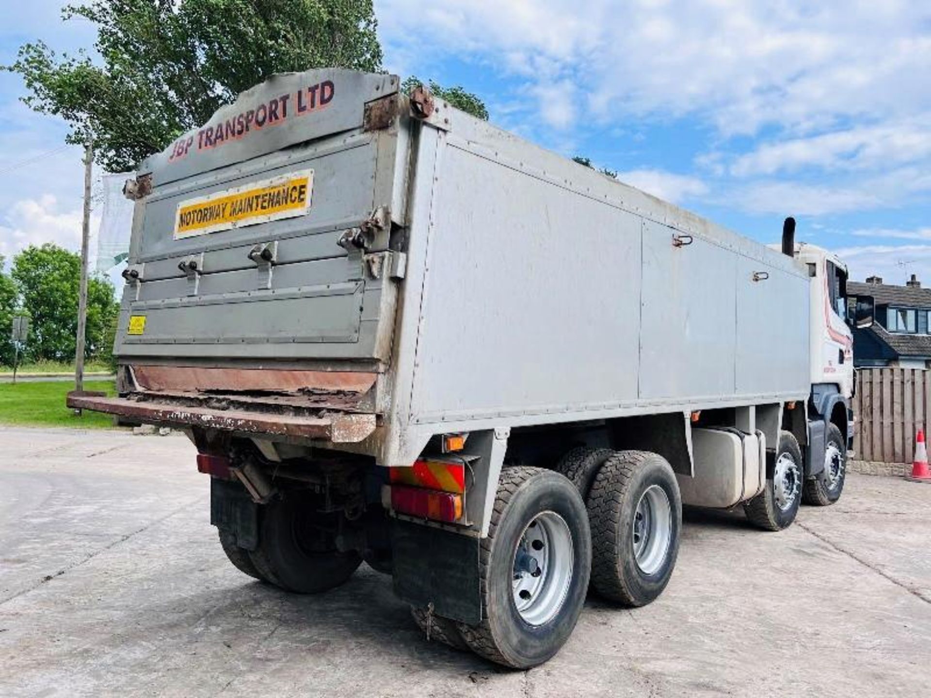 SCANIA R420 DOUBLE DRIVE TIPPER *YEAR 2008* C/W HYDRAULIC LOCKIN BACK DOOR - Image 8 of 18