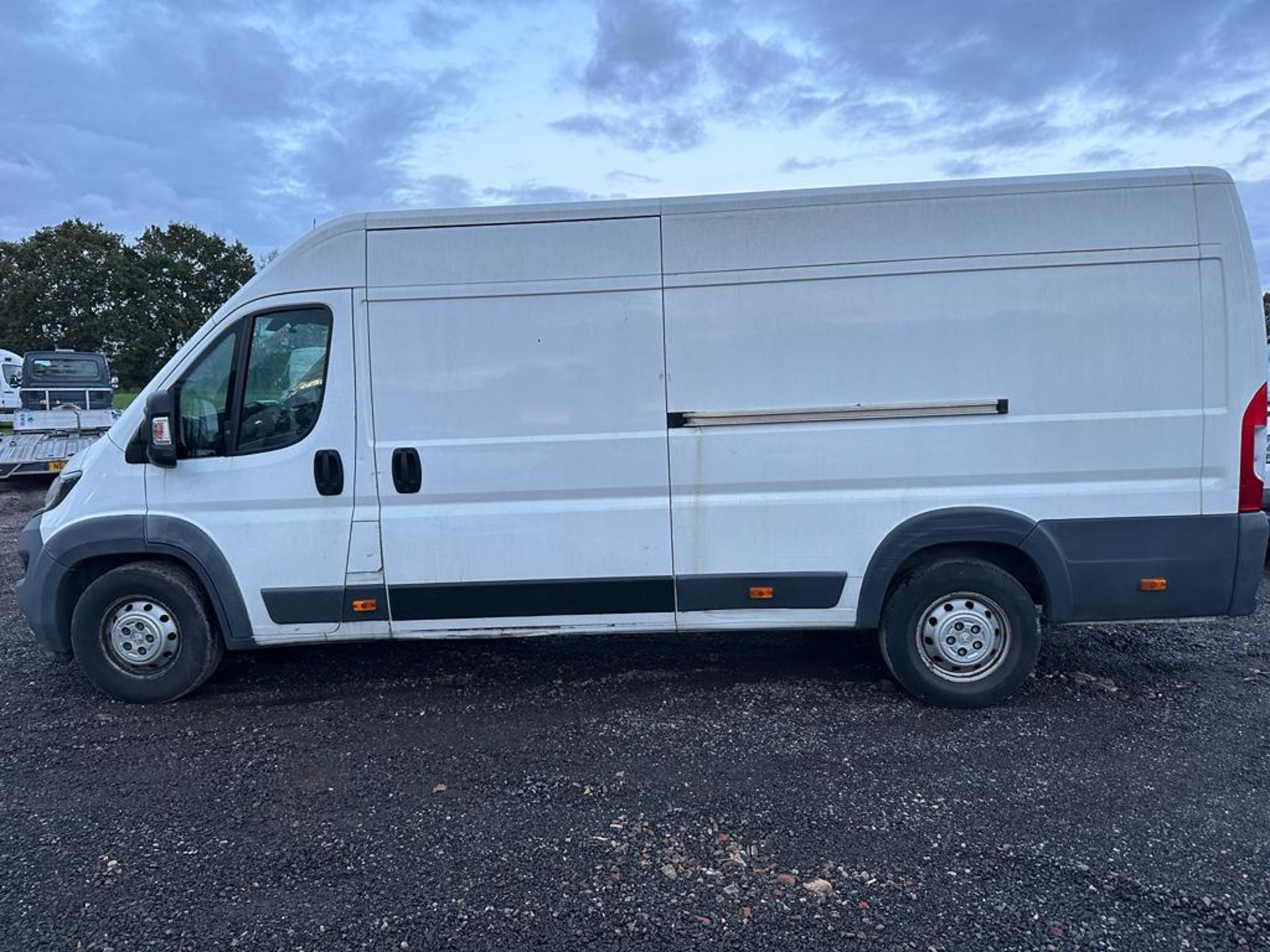 2017 17 PEUGEOT BOXER L4 XLWB PANEL VAN - 121K MILES - EURO 6 - L4 H2 MODEL - Image 4 of 11