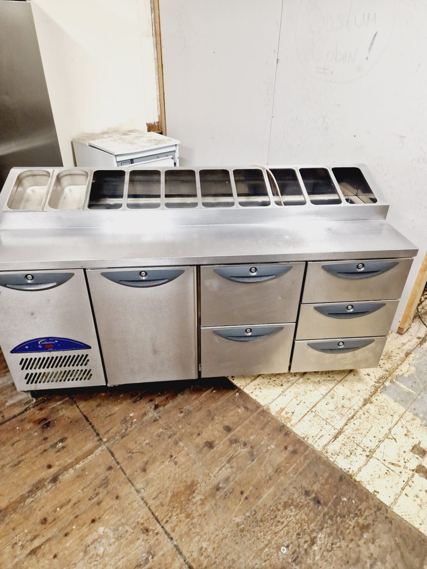 WILLIAMS PIZZA PREP FRIDGE - 6 DRAWER 1 DOOR SALAD BAR FRIDGE - FULLY WORKING AND SERVICED  - Image 2 of 3