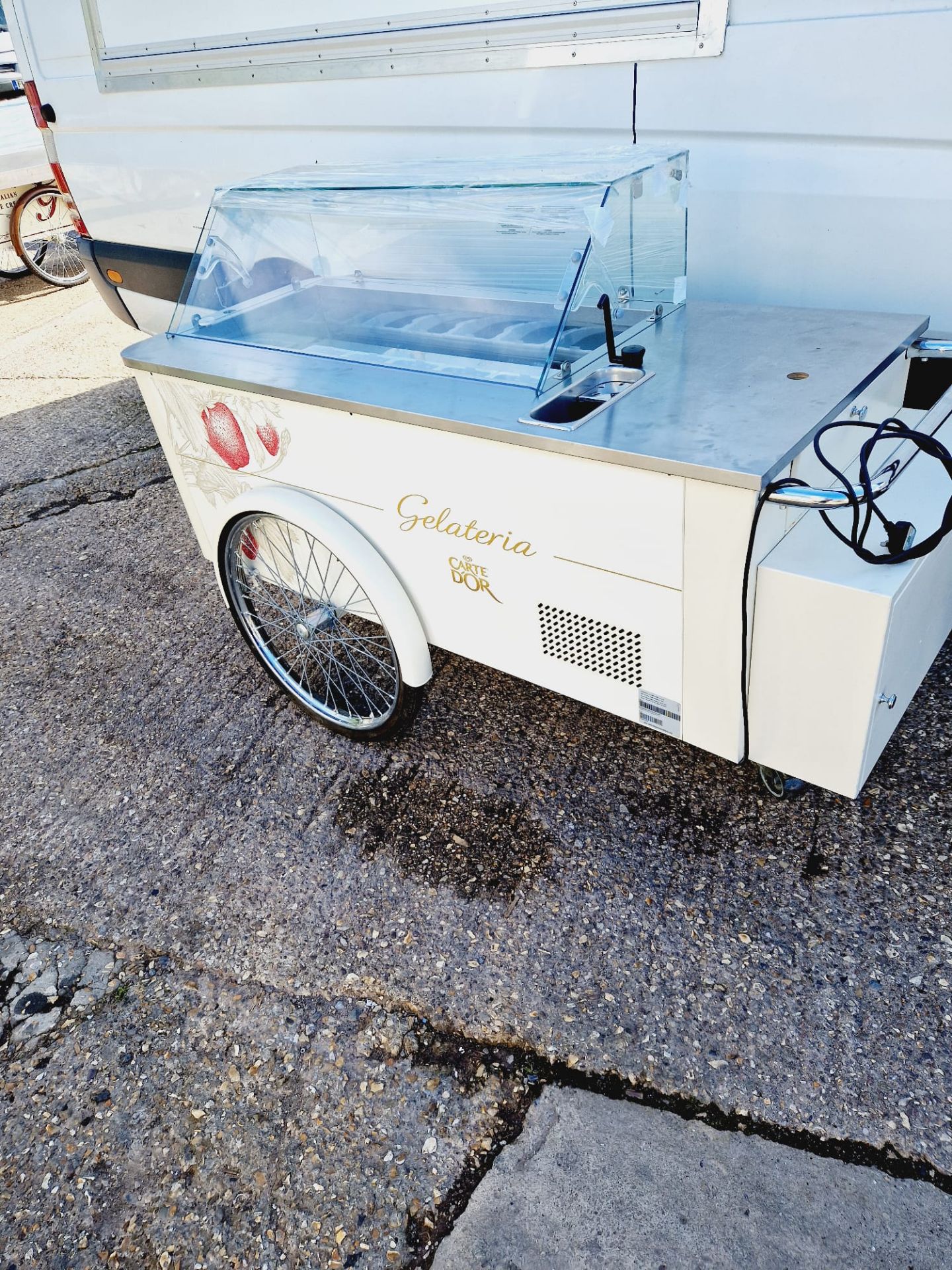 ICE CREAM CART FULLY WORKING - 13 AMP PLUG - Image 6 of 7