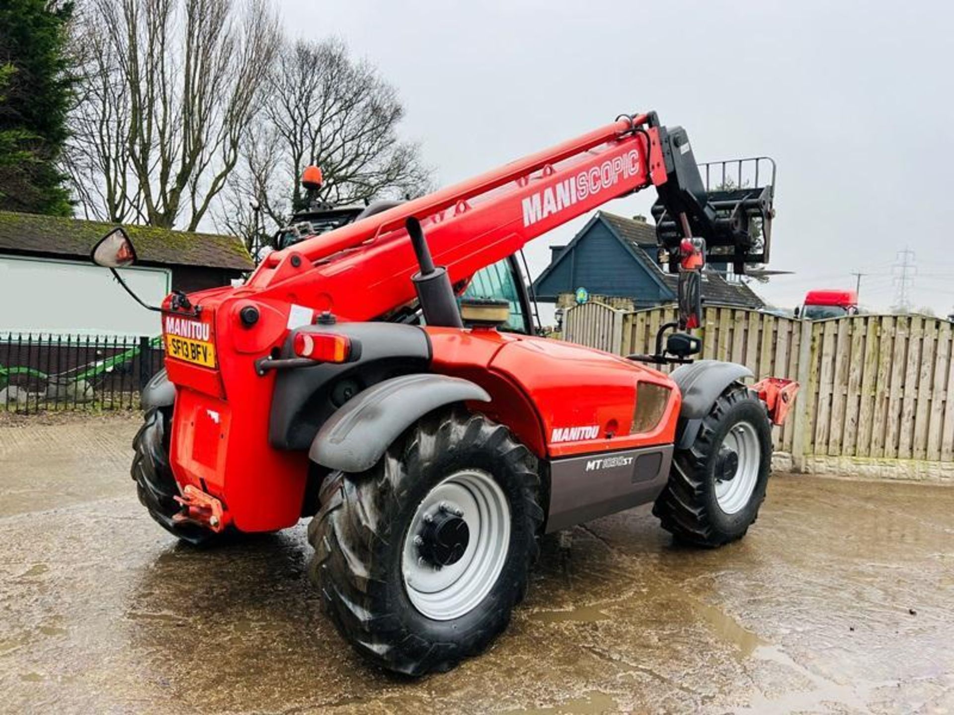 MANITOU MT1030 4WD TELEHANDLER *YEAR 2013, ONLY 3632 HOURS* C/W PALLET TINES  - Image 17 of 18