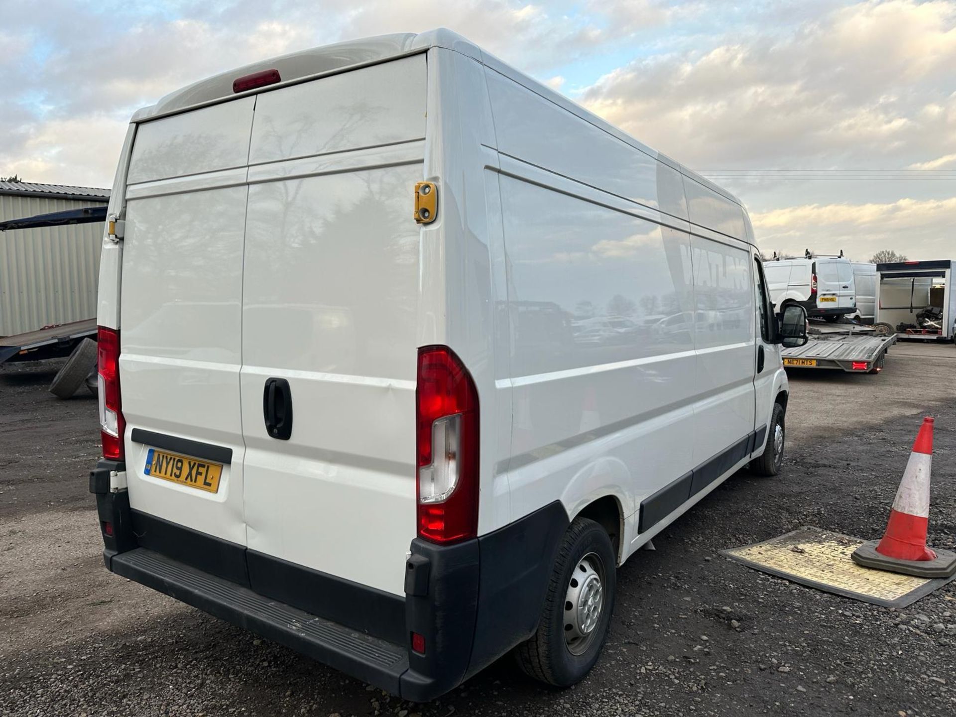 2019 19 PEUGEOT BOXER PANEL VAN - 49K MILES - EURO 6 - PLY LINED - 1 KEY - Image 4 of 7