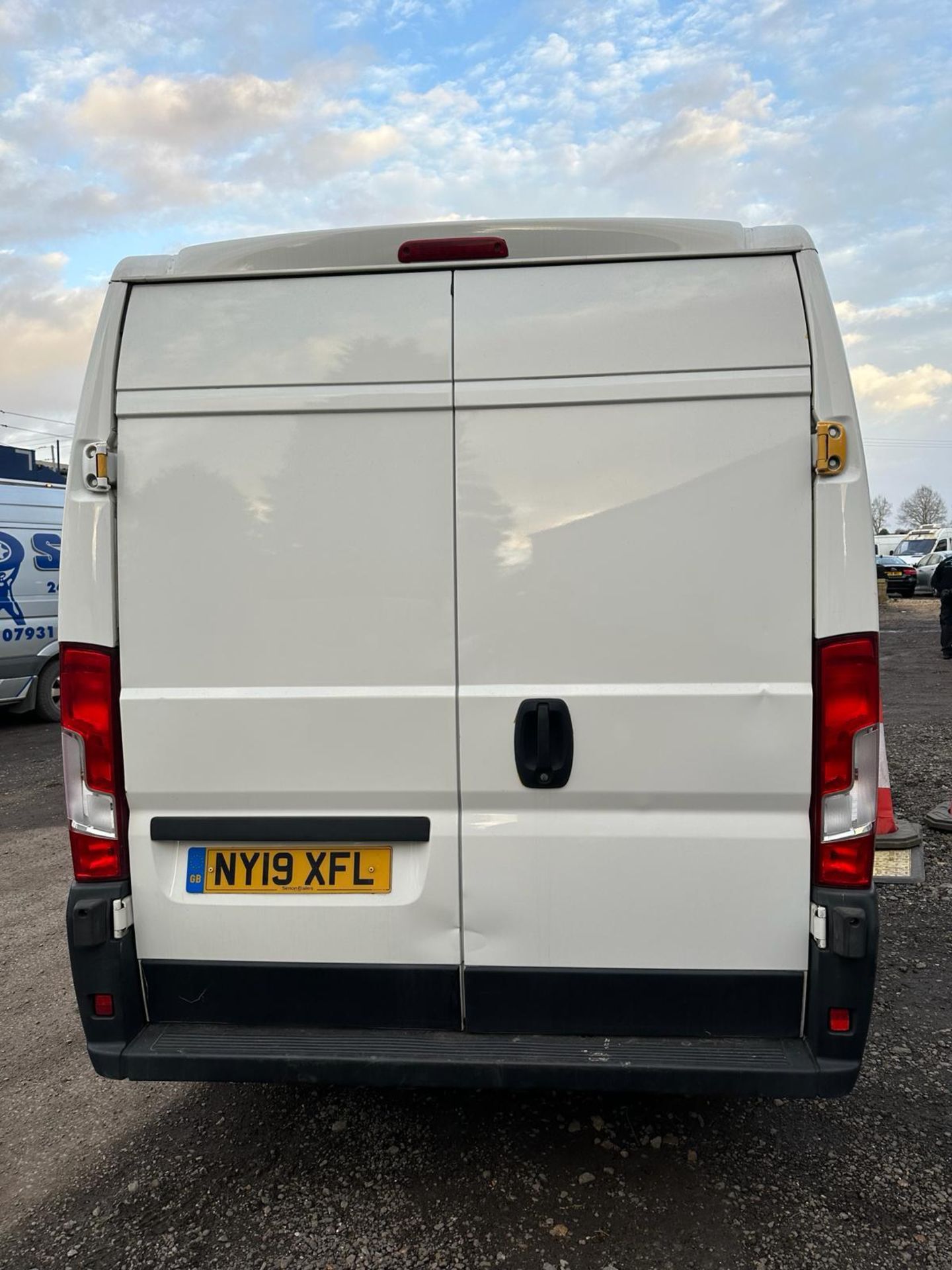 2019 19 PEUGEOT BOXER PANEL VAN - 49K MILES - EURO 6 - PLY LINED - 1 KEY - Image 3 of 7