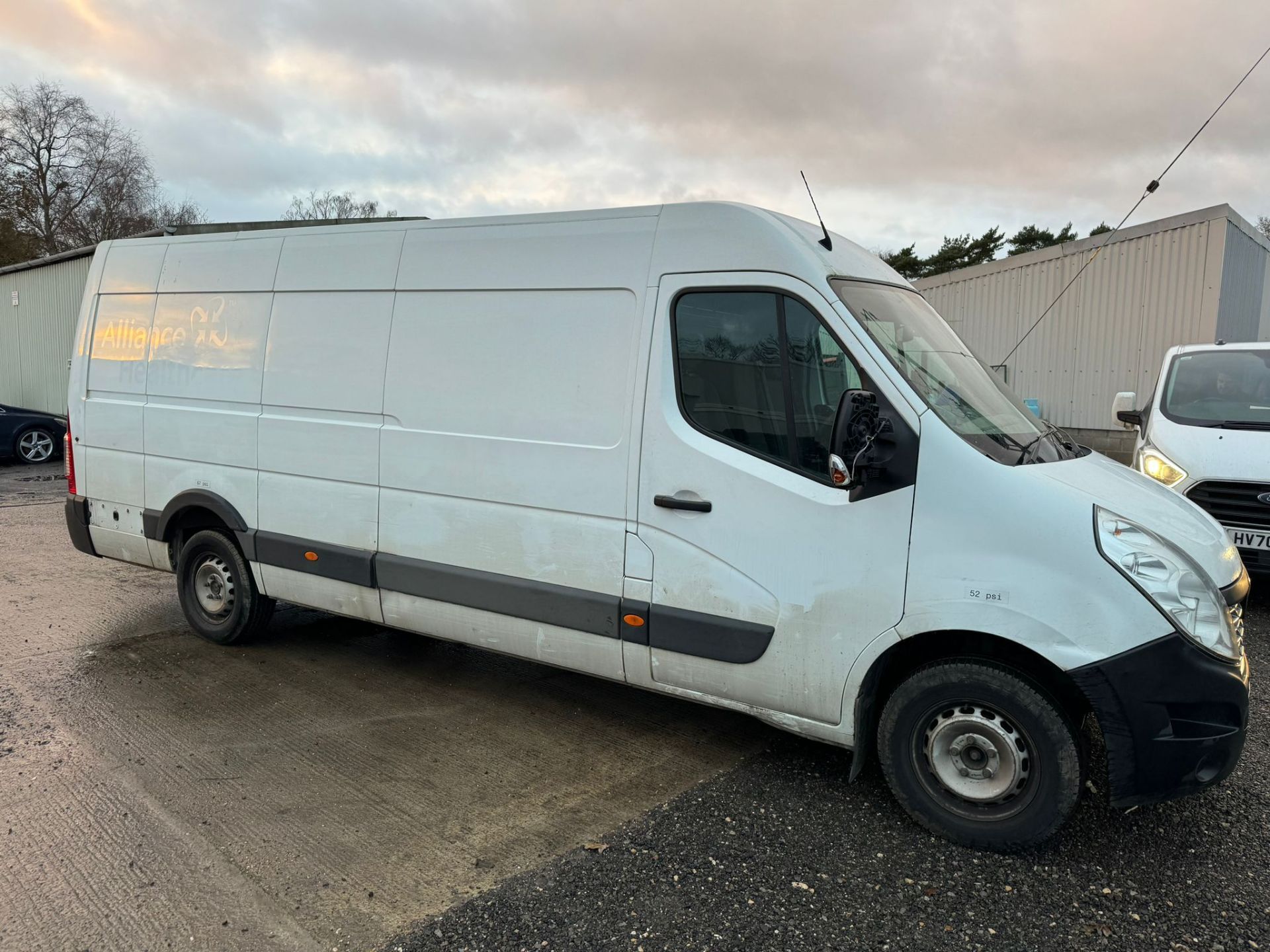 2017 17 RENAULT MASTER XLWB L4 PANEL VAN - 178K MILES - EURO 6 - 1 KEY - Image 4 of 8