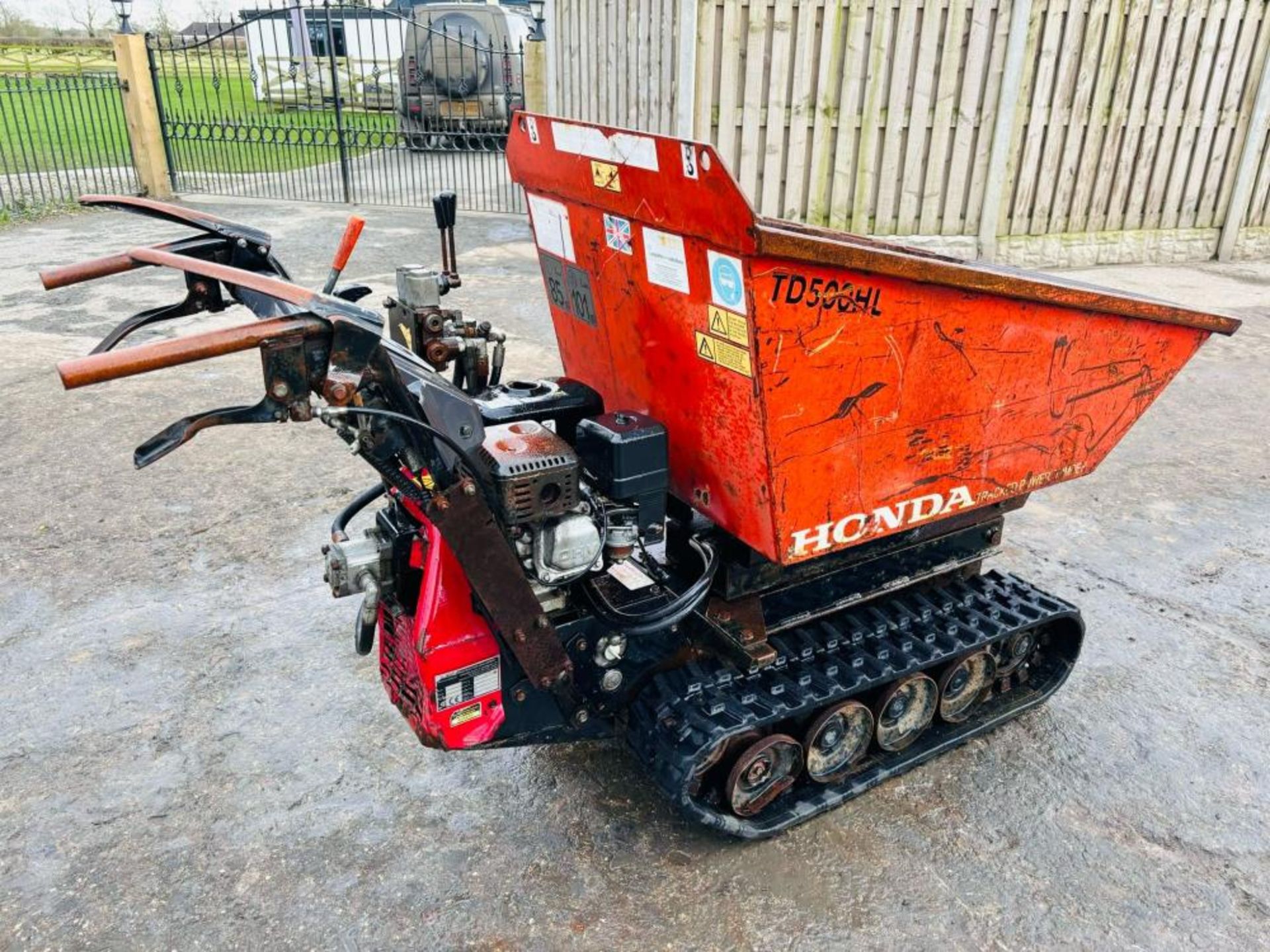 HONDA TD500HL HIGH TIP TRACKED PEDESTRIAN DUMPER  - Image 2 of 7