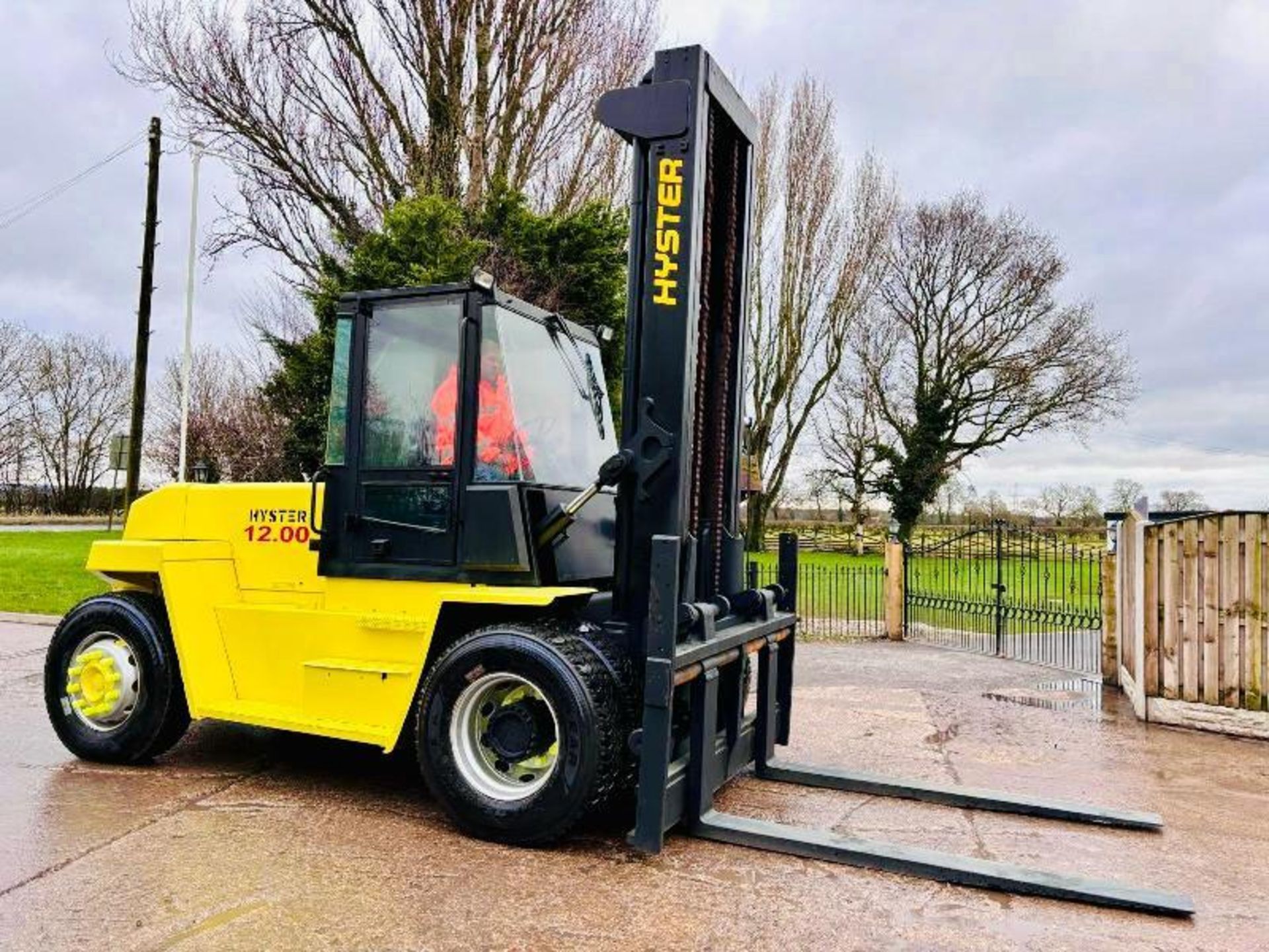 HYSTER H12.00 DIESEL FORKLIFT *12 TON LIFT* C/W PALLET TINES  - Bild 13 aus 17