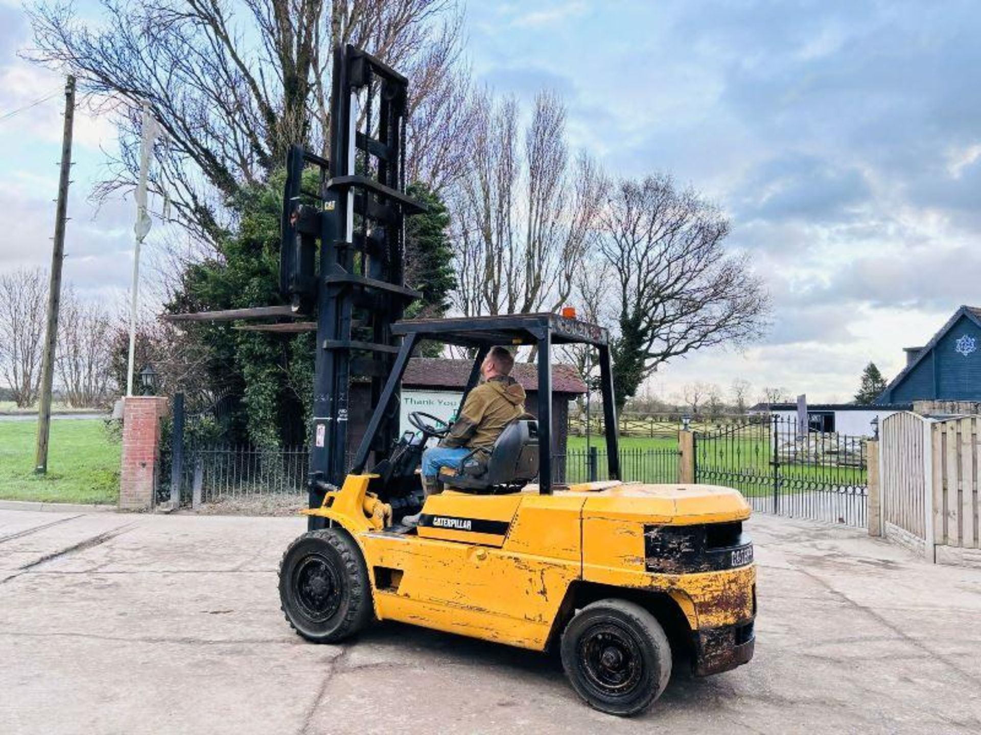 CATERPILLAR DP50 DIESEL FORKLIFT C/W PALLET TINES - Bild 8 aus 15