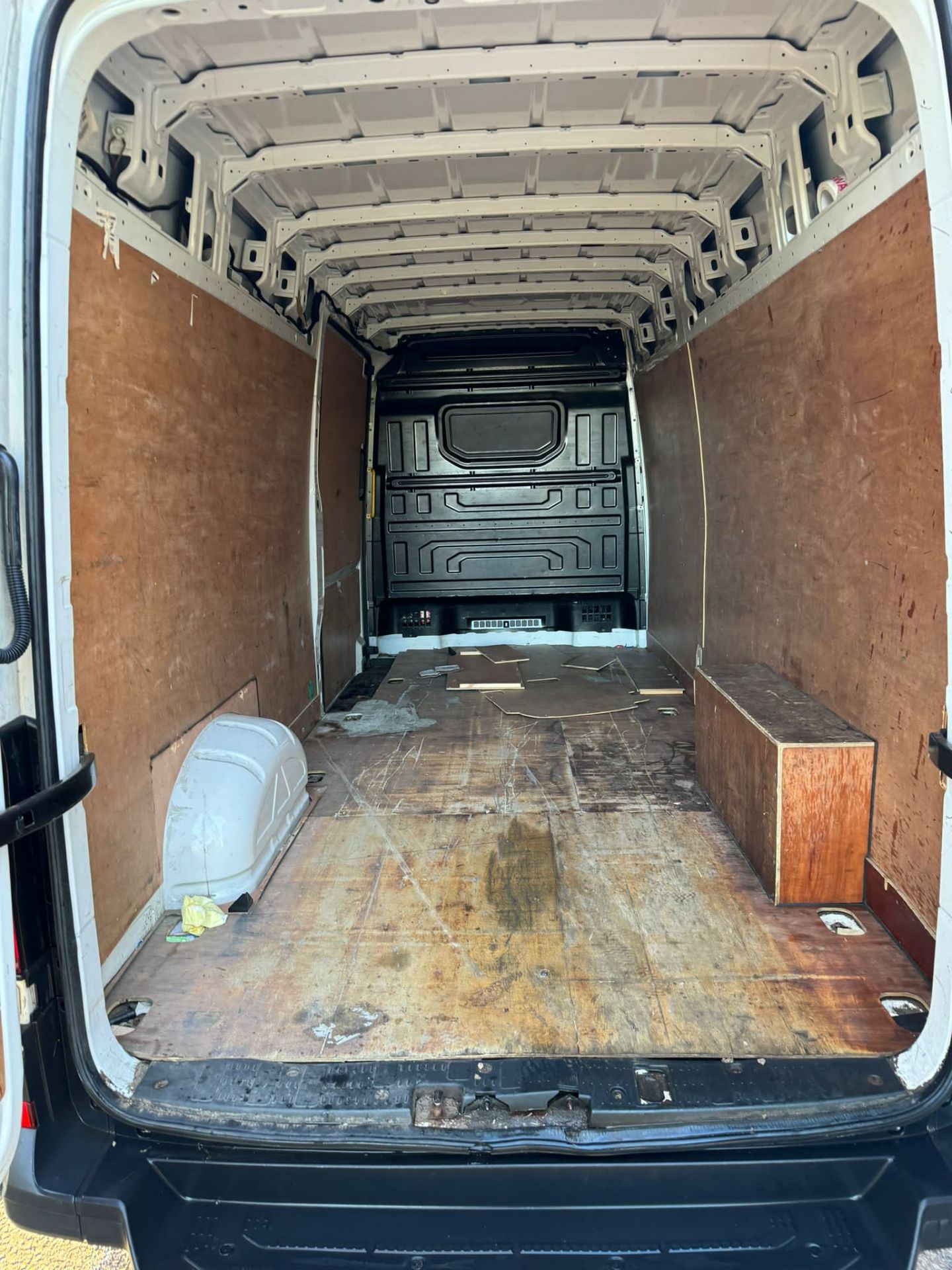 2019 69 VOLKSWAGEN CRAFTER LWB HIGH ROOF PANEL VAN - 87K MILES - PLY LINED. - Image 10 of 11