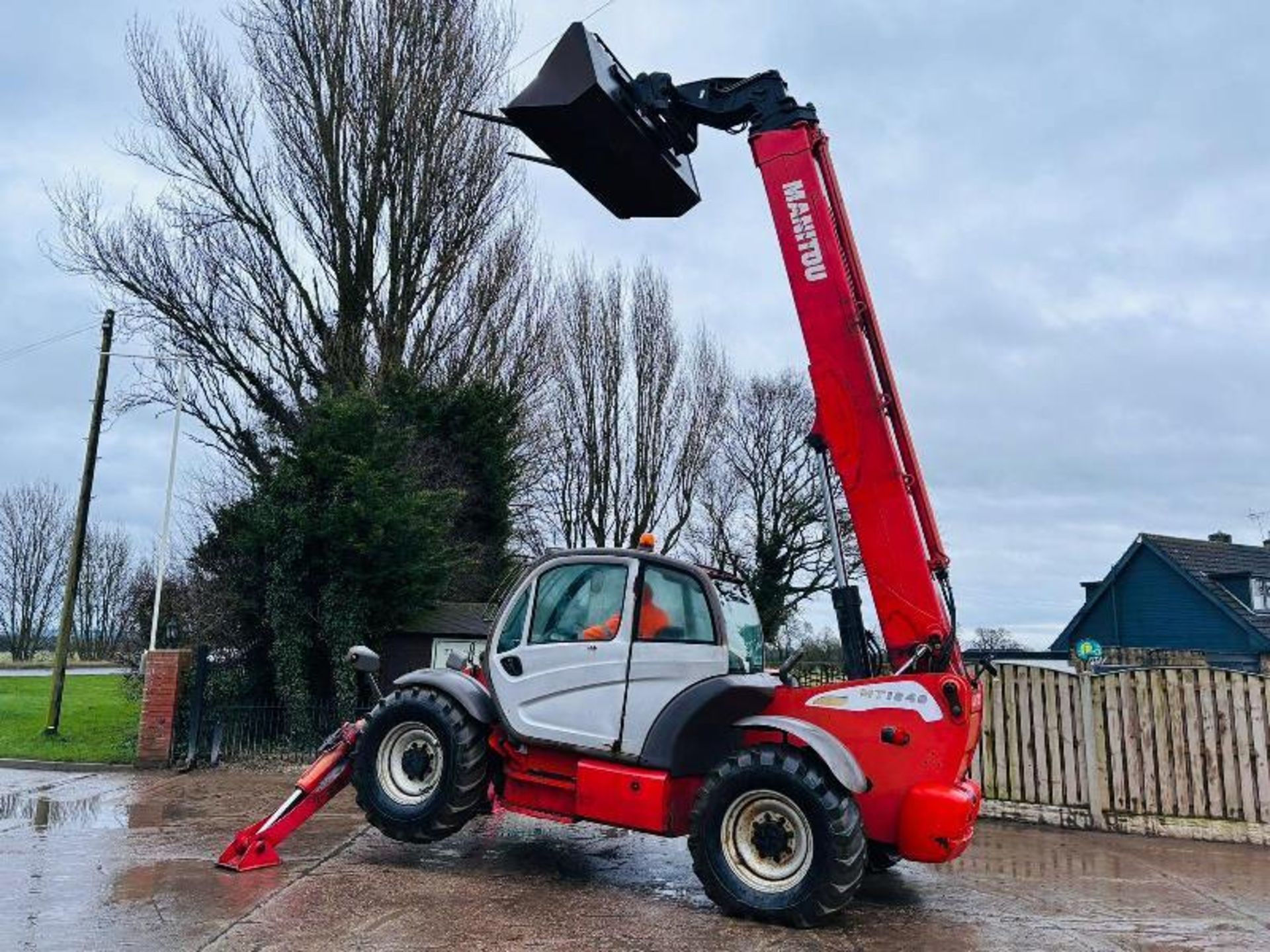 MANITOU MT1840 4WD TELEHANDLER *ONLY 4742 HOURS* C/W BUCKET & TINES - Image 12 of 16