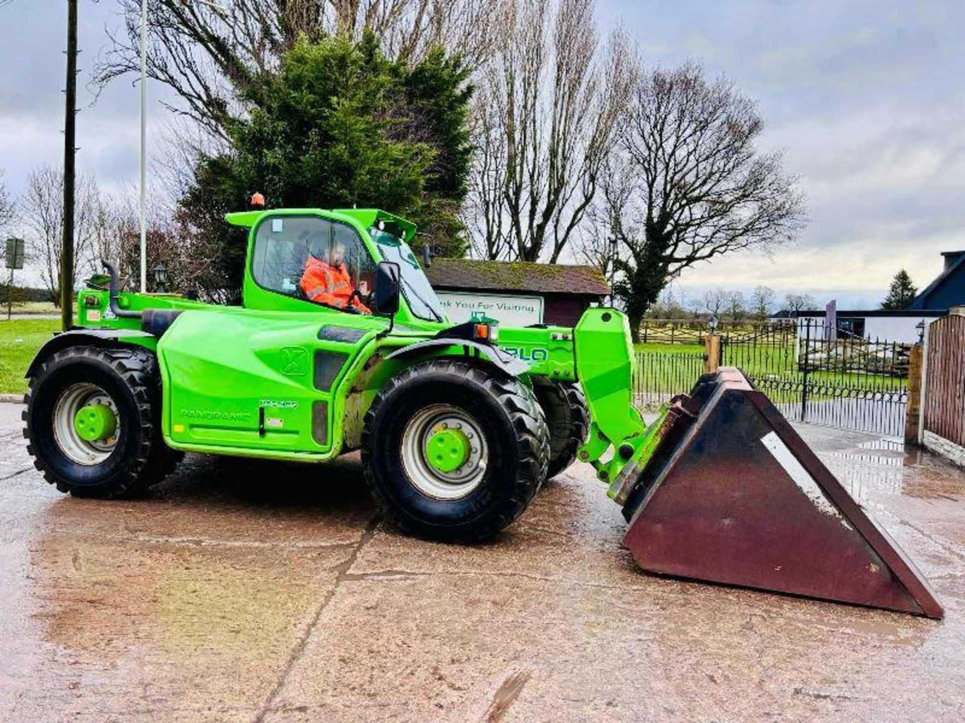 MERLO P55.9 4WD TELEHANDLER *AG-SPEC, YEAR 2012, 9 METER, 5.5 TON LIFT* C/W BUCKET - Image 4 of 20