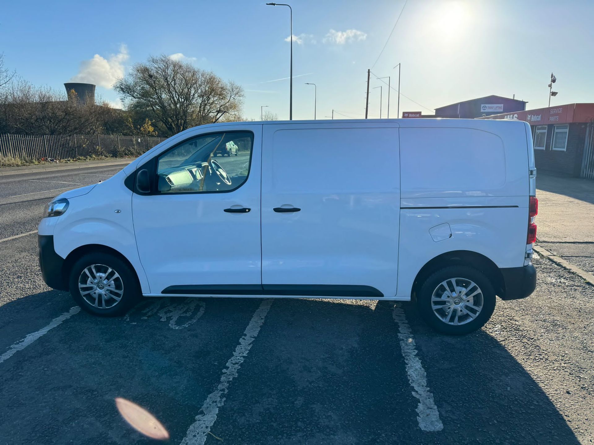 2019 69 VAUXHALL VIVARO PANEL VAN - 2.0 6 SPEED - 58K MILES - EURO 6 - Image 12 of 12