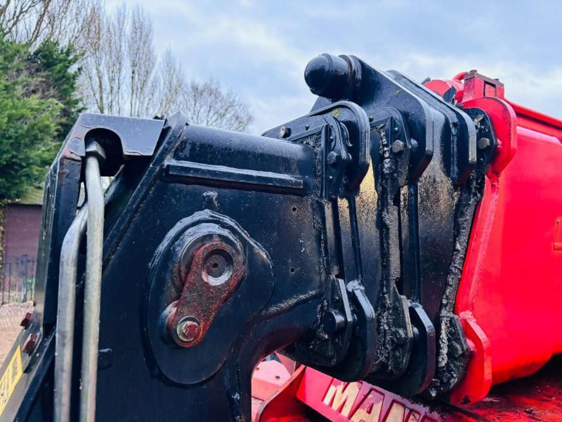 MANITOU MT1840 4WD TELEHANDLER *ONLY 4742 HOURS* C/W BUCKET & TINES - Image 3 of 16