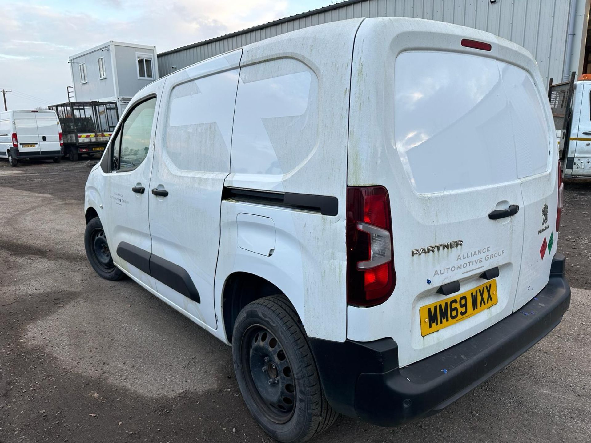 2019 69 PEUGEOT PARTNER PANEL VAN - 130K MILES - 3 SEATS - AIR CON - 1 KEY - Image 3 of 9