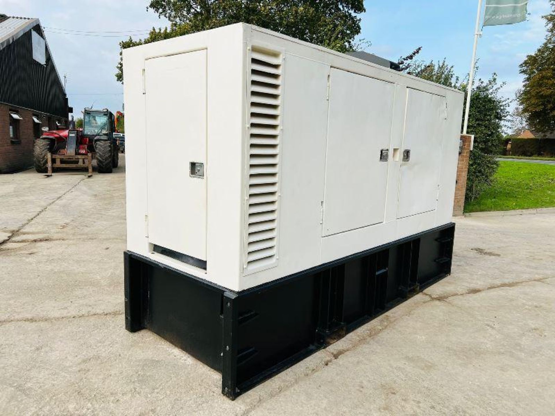 AGGREKO GHP11/8065E 60KVA STATIC GENERATOR C/W IVECO ENGINE - Image 3 of 19