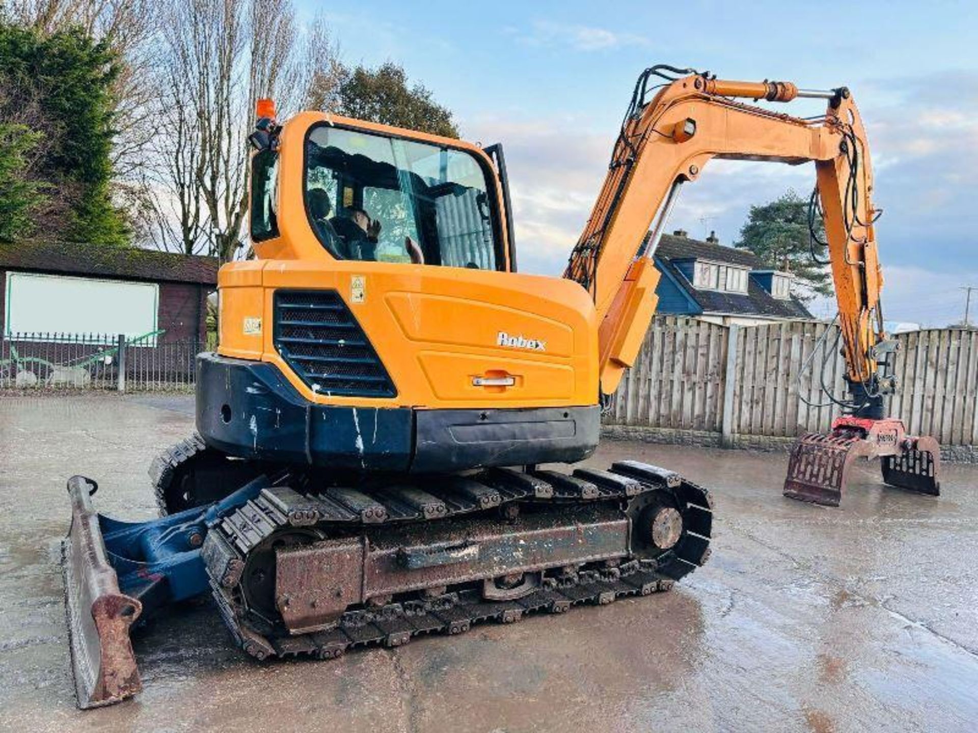 HYUNDAI 80CR-9R EXCAVATOR *YEAR 2016* C/W SELECTOR GRAB - Bild 3 aus 18