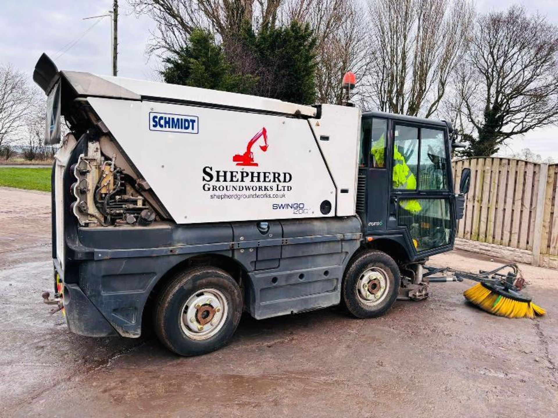 SCHMIDT EURO 6 4X2 ROAD SWEEPER *YEAR 2015* C/W AC CABIN - Bild 9 aus 17