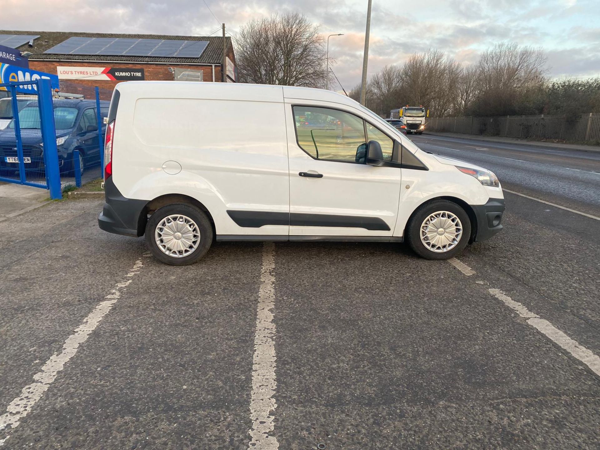 2018 18 FORD TRANSIT CONNECT PANEL VAN - 110K MILES - 1 KEY - Image 2 of 9