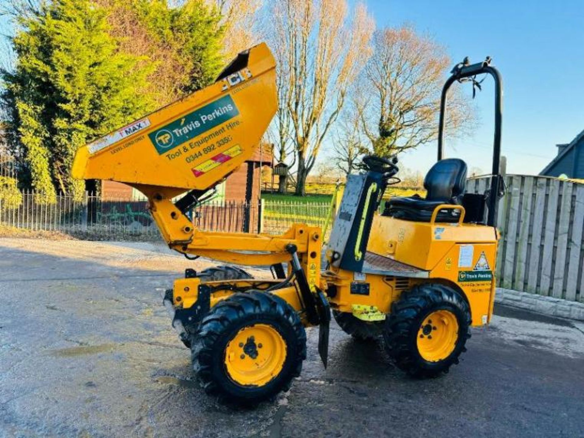 JCB 1T-T HIGH TIP 4WD DUMPER * YEAR 2018, ONLY 718 HOURS*  - Image 11 of 15