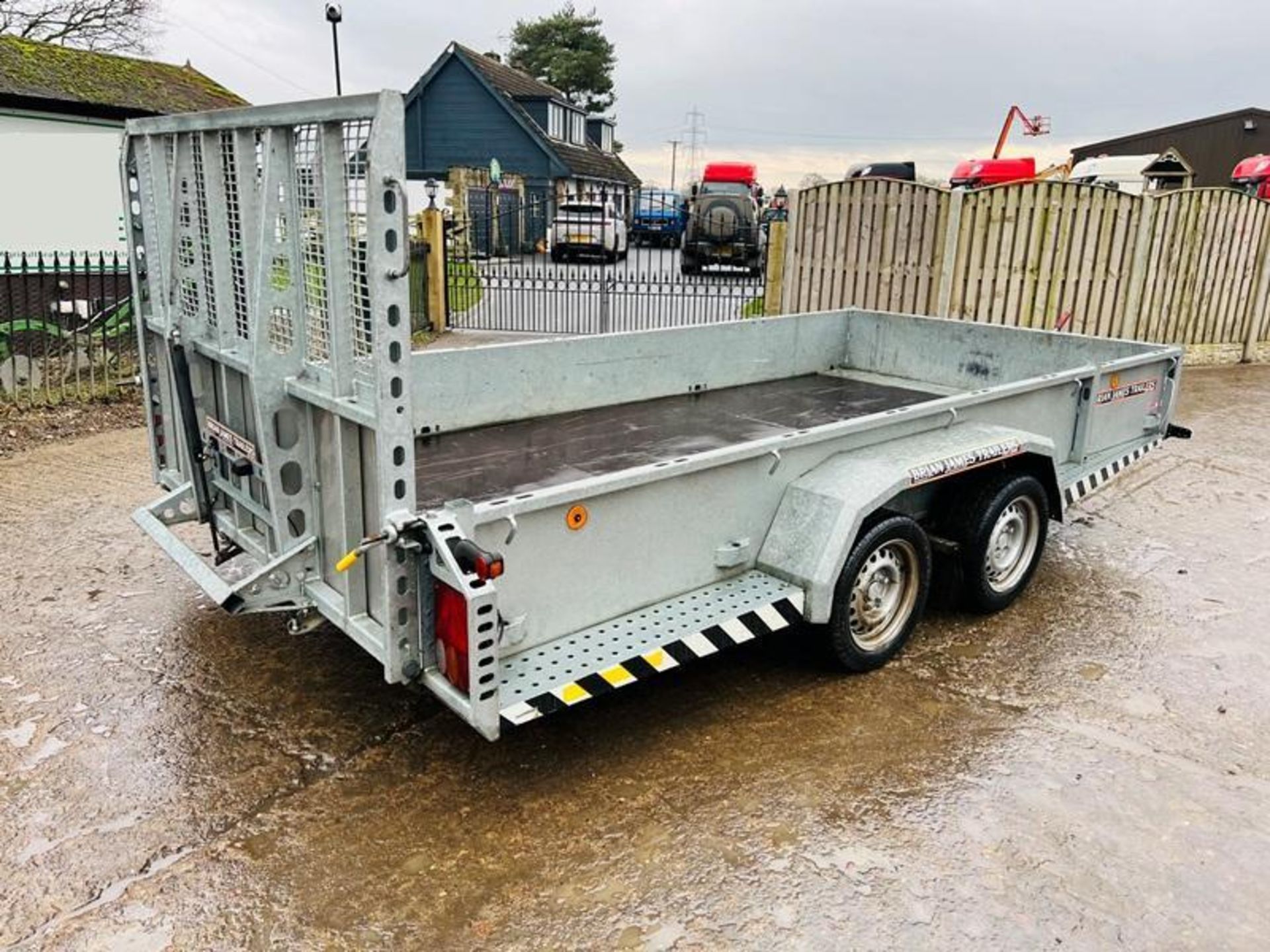 BRIAN JAMES TWIN AXLE CARGO SHIFTER TRAILER C/W DROP DOWN LOADING RAMP - Bild 2 aus 10