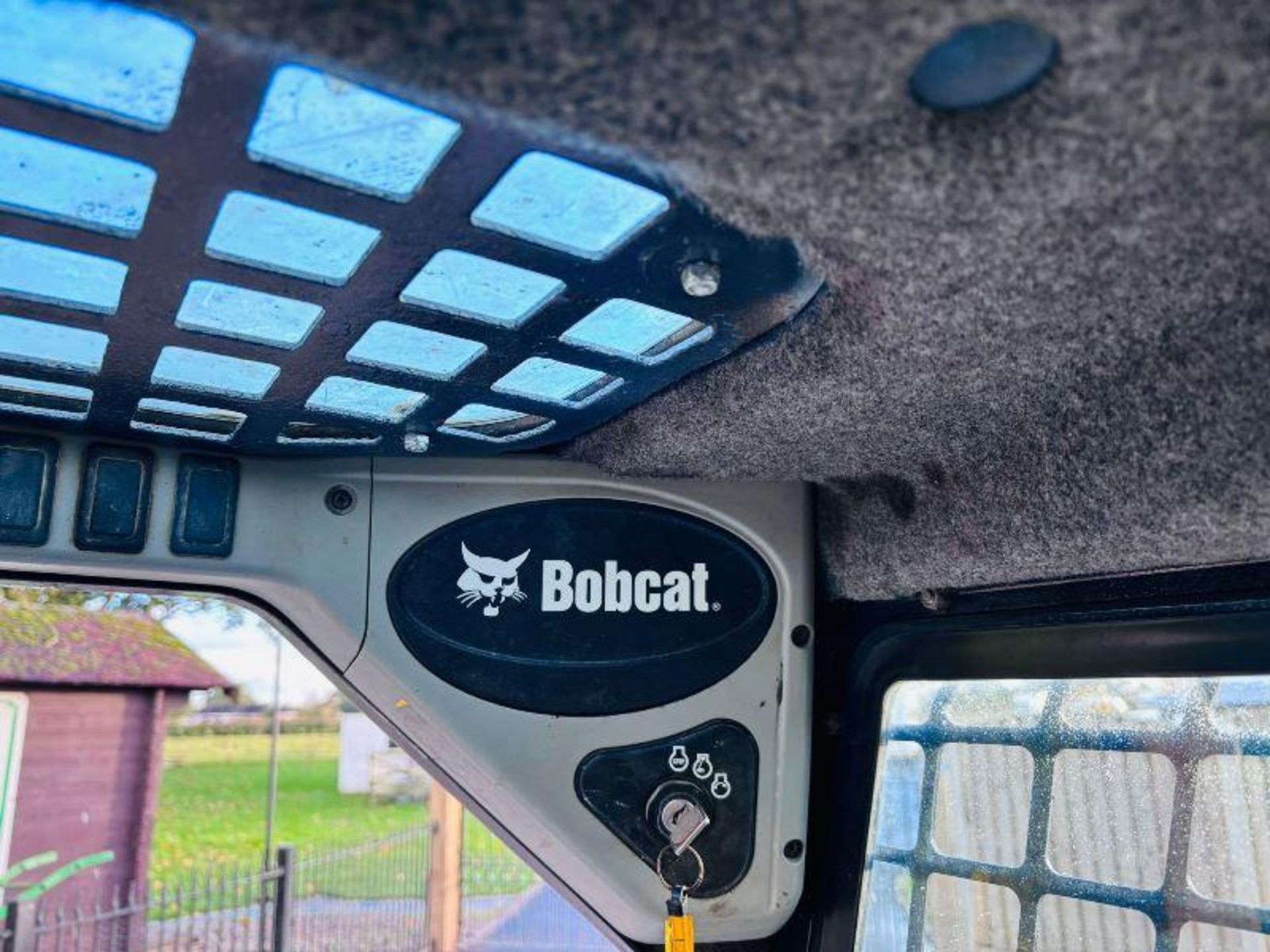 BOBCAT S100 SKIDSTEER *YEAR 2014, 1294 HOURS* C/W BUCKET - Image 5 of 15