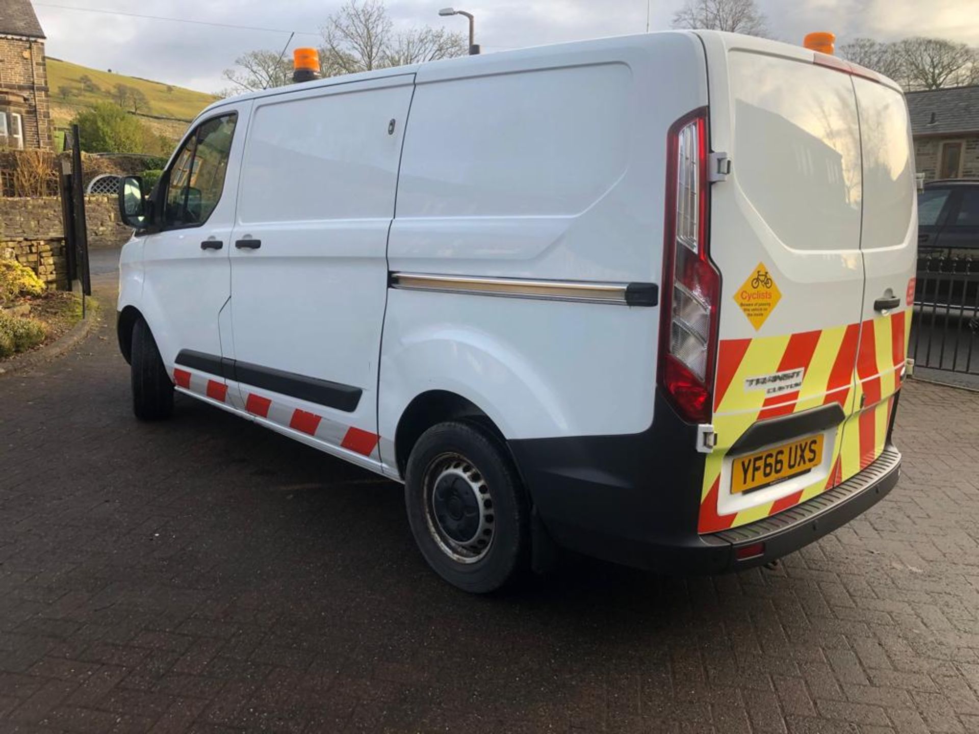 2017 66 FORD TRANSIT CUSTOM PANEL VAN - EX CADENT GAS - EURO 6 - AIR CON - 101,205 MILES - Image 2 of 14