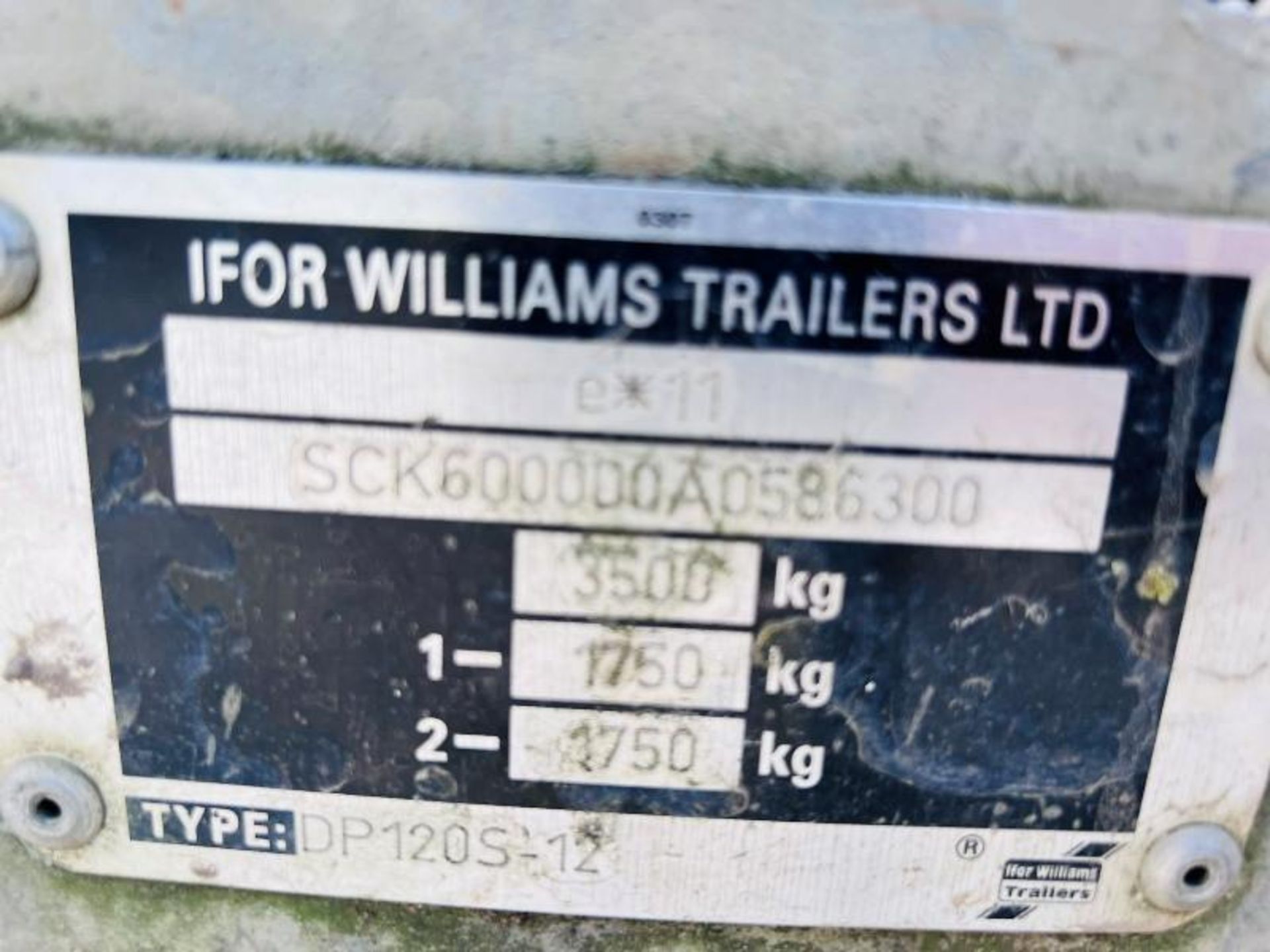 IFOR WILLIAMS TWIN AXLE CATTLE BOX C/W PARTIONING - Image 8 of 9