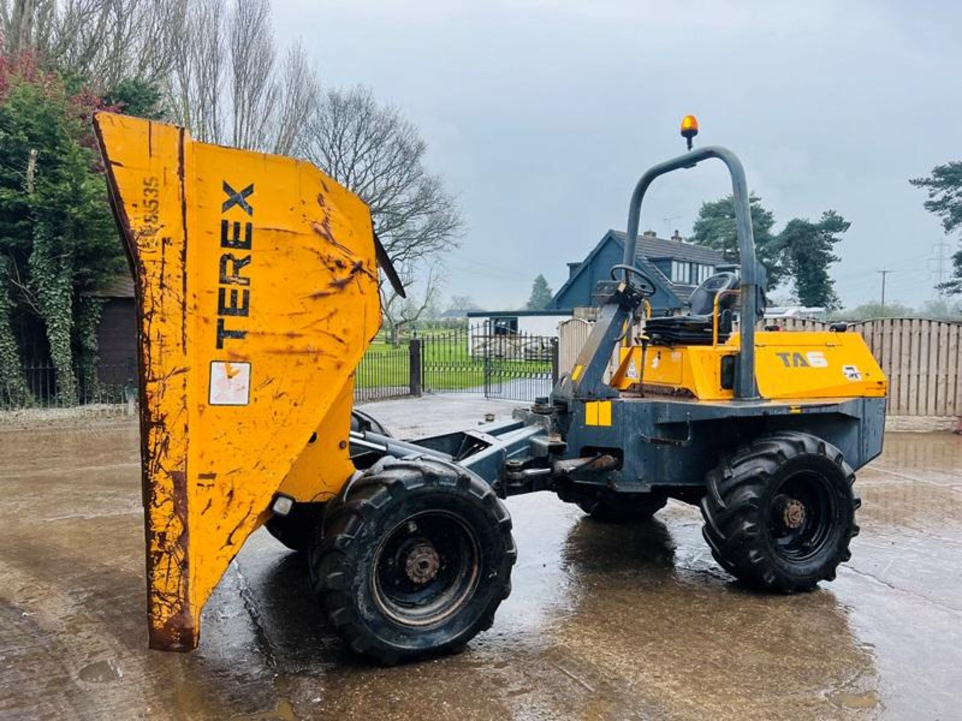 TEREX TA6 4WD DUMPER * YEAR 2011 , 2459 HOURS * C/W ROLE BAR - Image 9 of 13