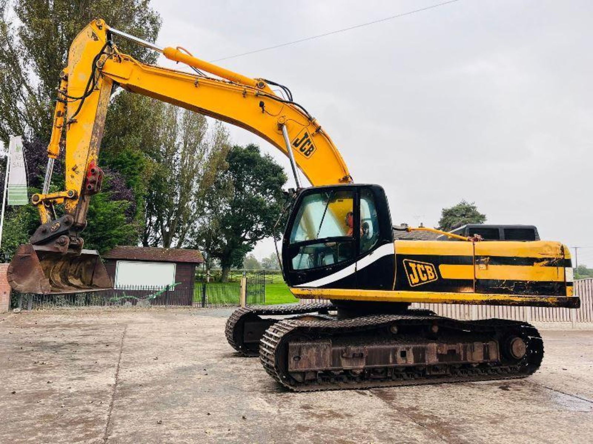 JCB JS330 TRACKED EXCAVATOR C/W QUICK HITCH AND BUCKET - Image 16 of 16
